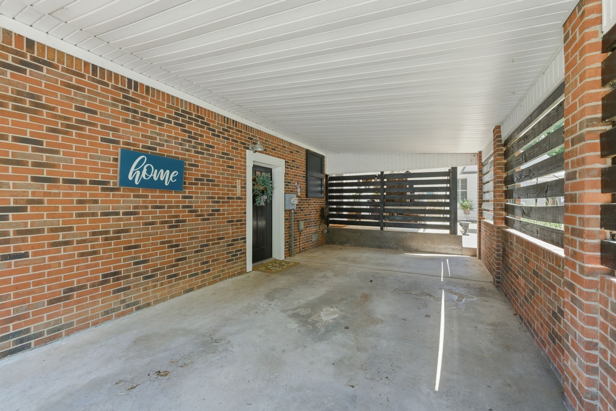 88 Riverbend Dr