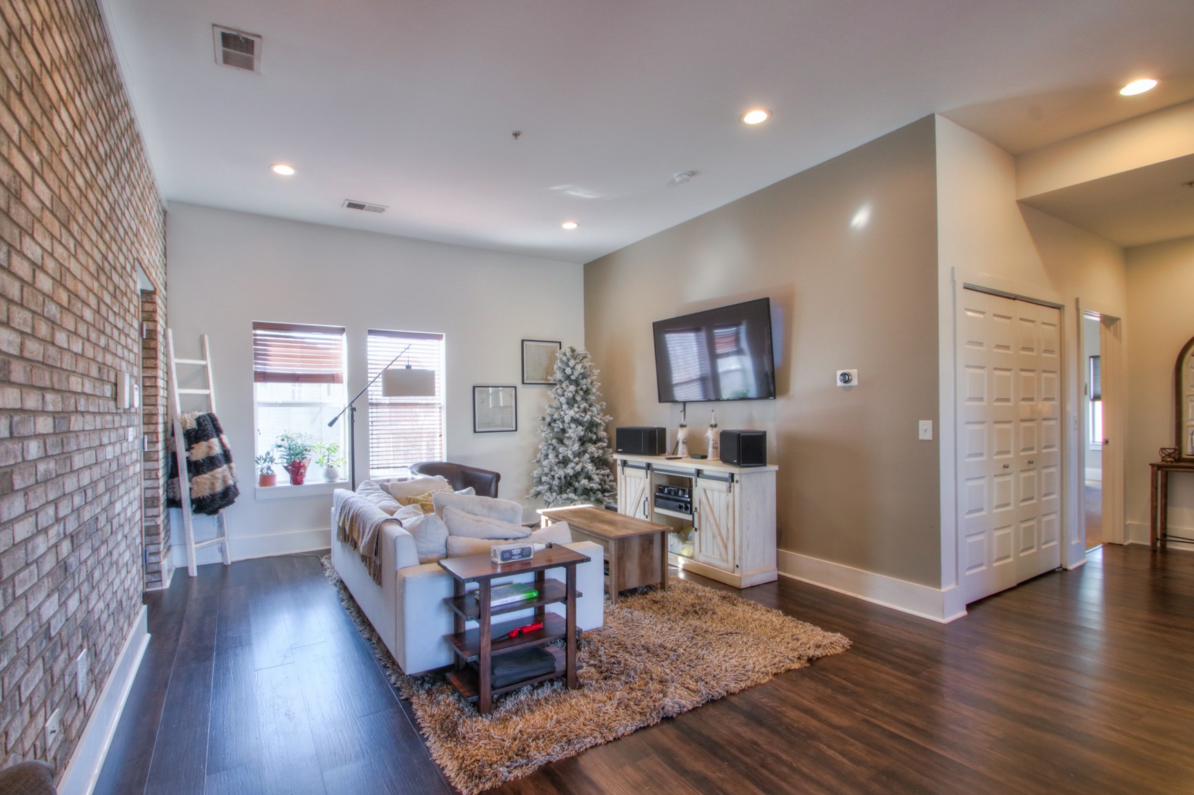 3204 Long Blvd Unit: 302