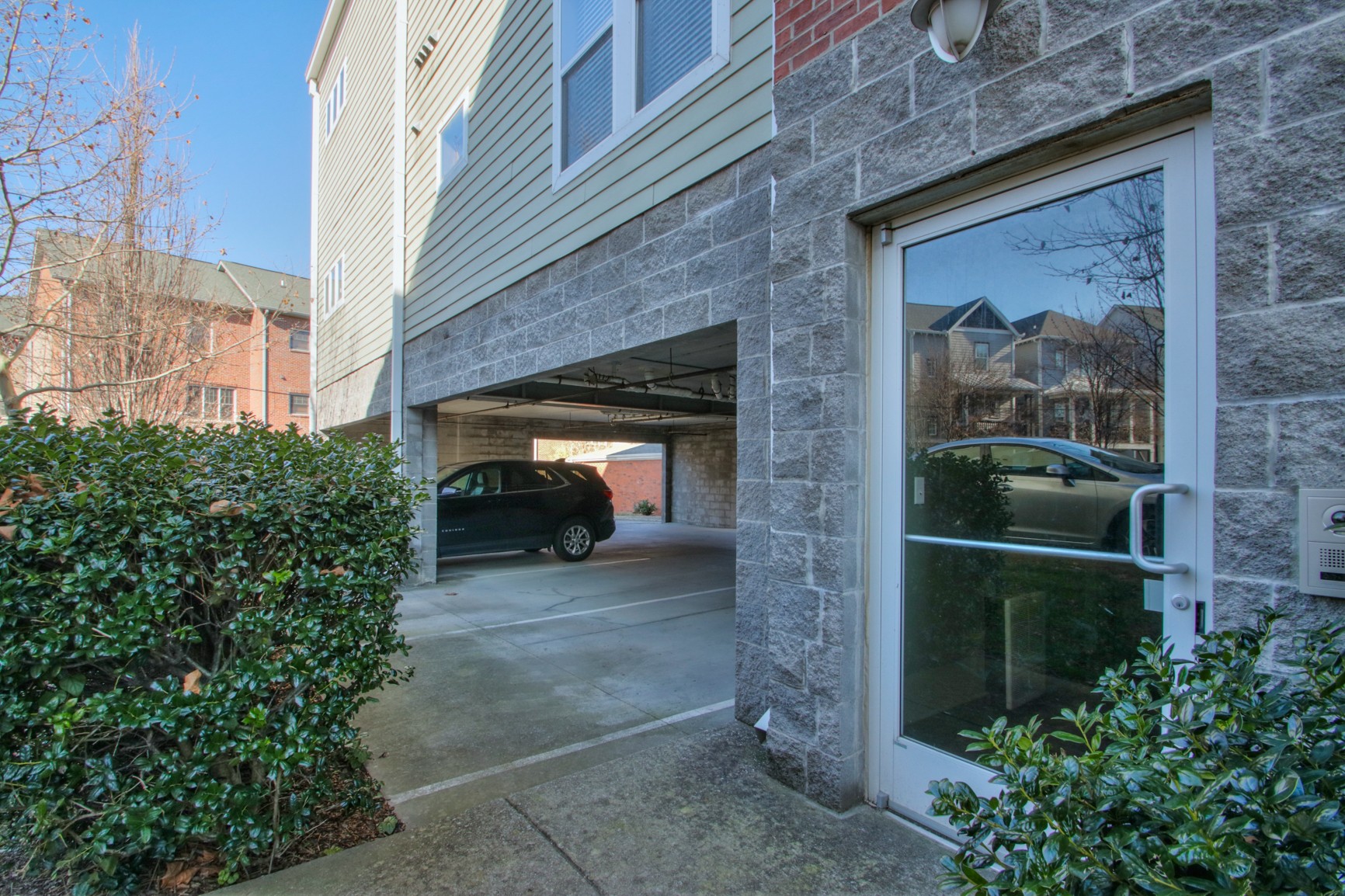 3204 Long Blvd Unit: 302