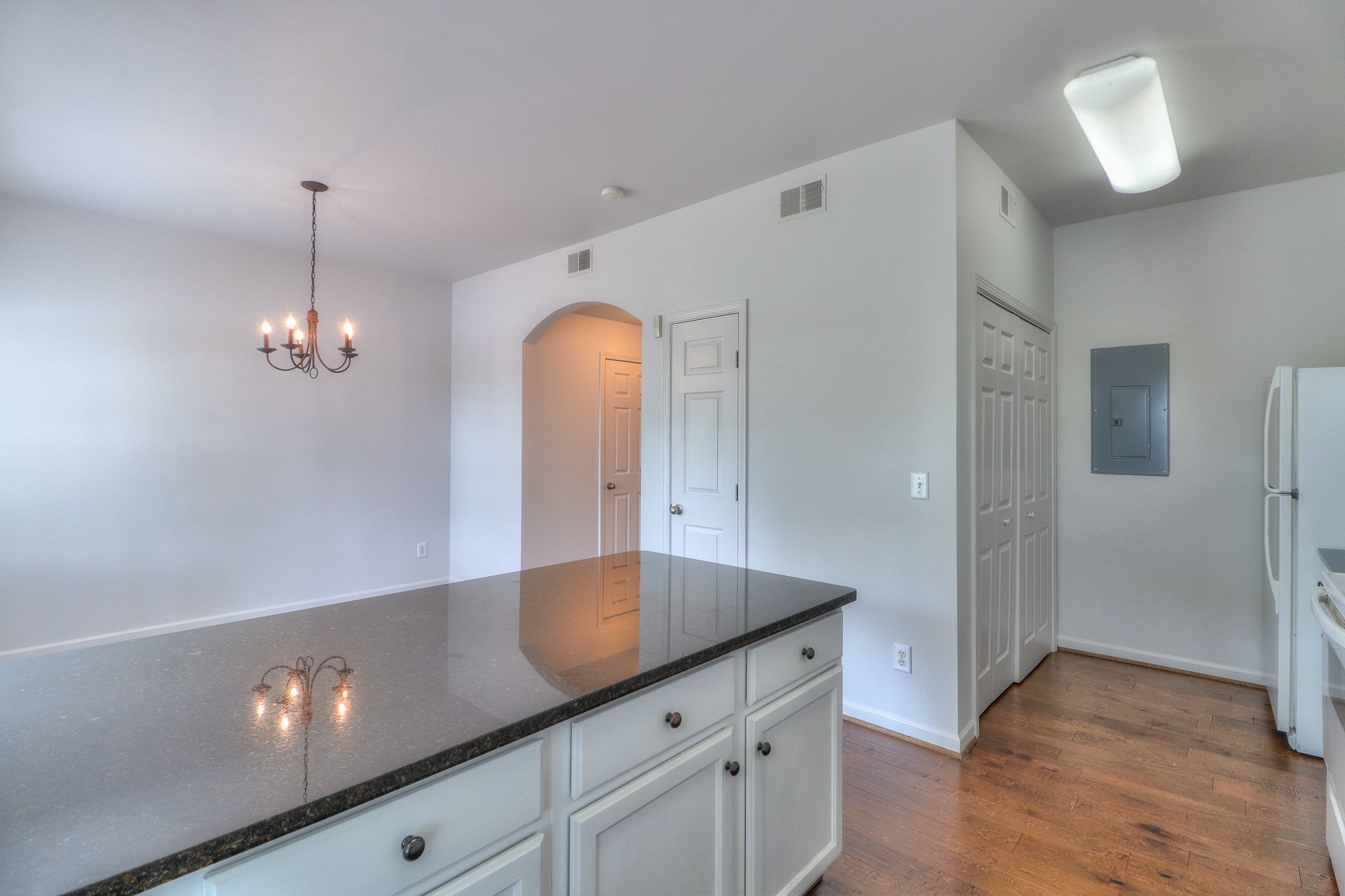 702 Vernon Ave