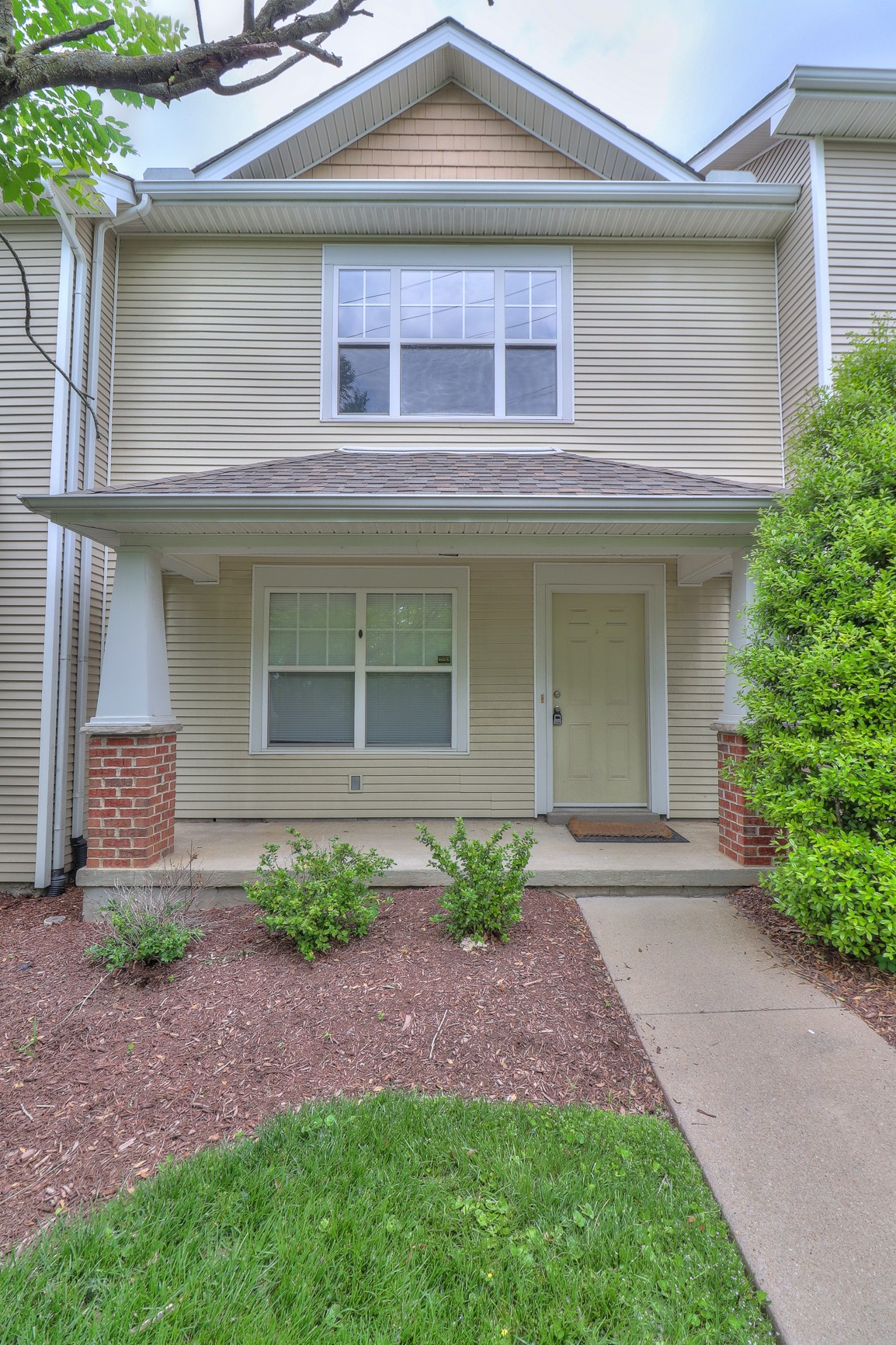 702 Vernon Ave