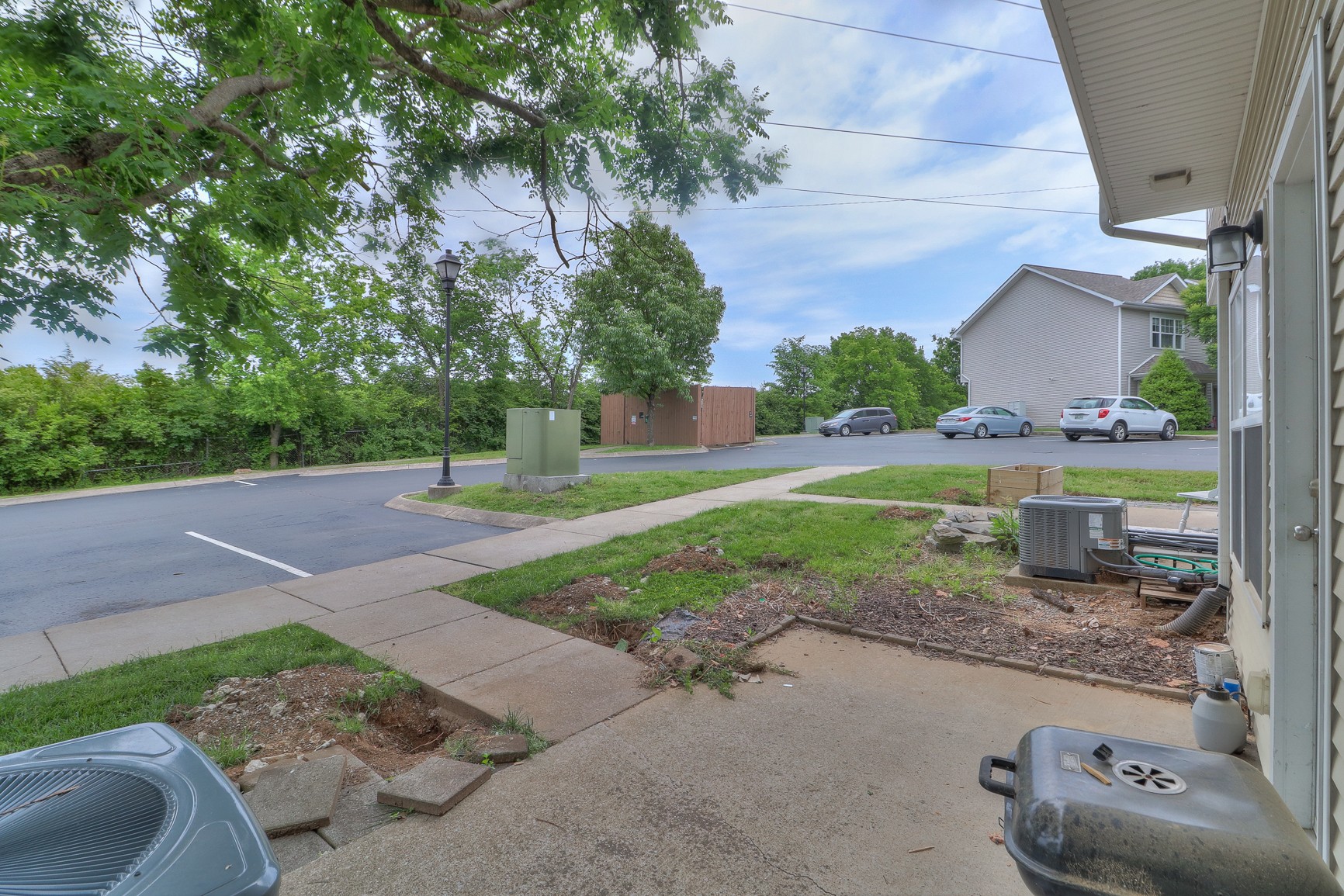 702 Vernon Ave