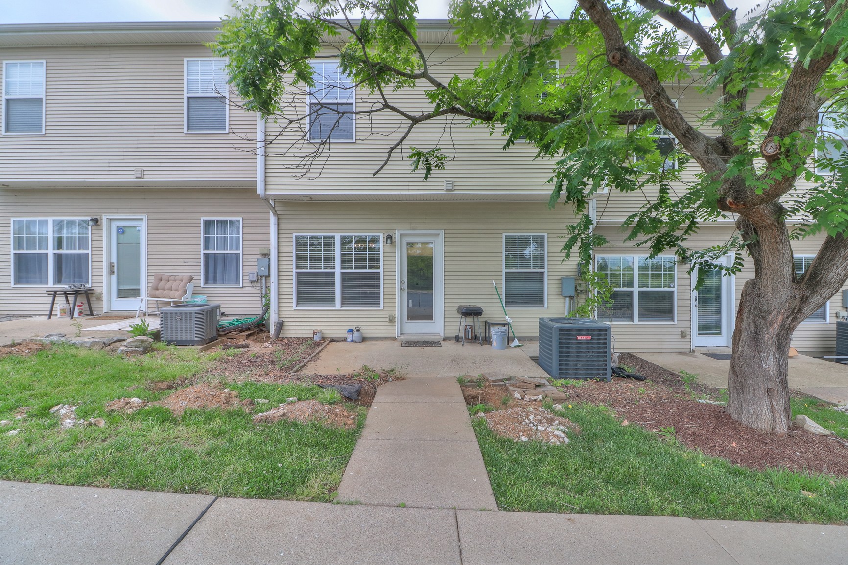 702 Vernon Ave
