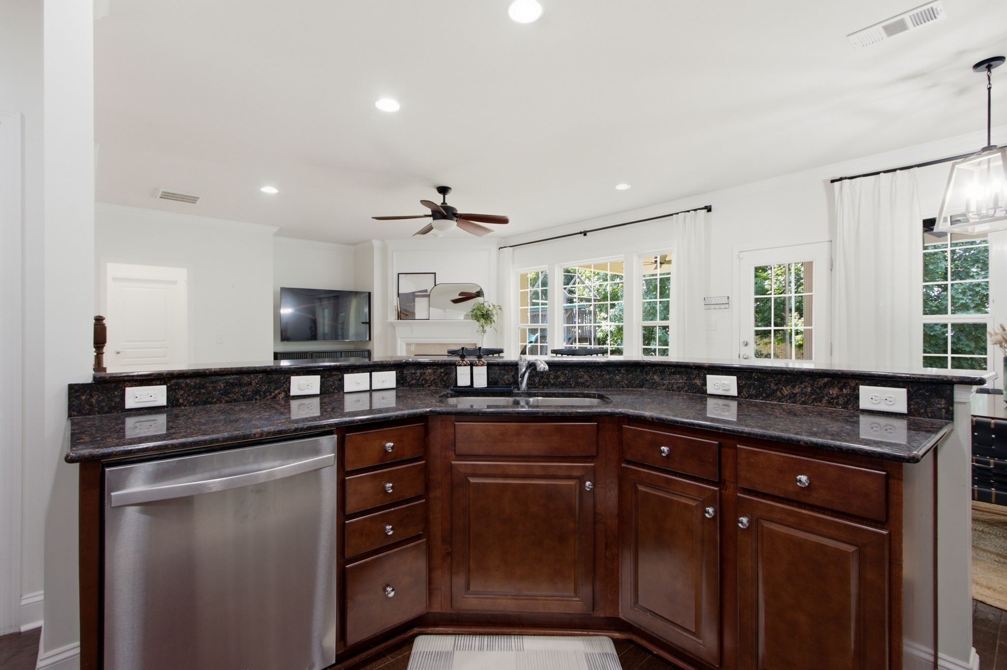 201 Creekstone Blvd