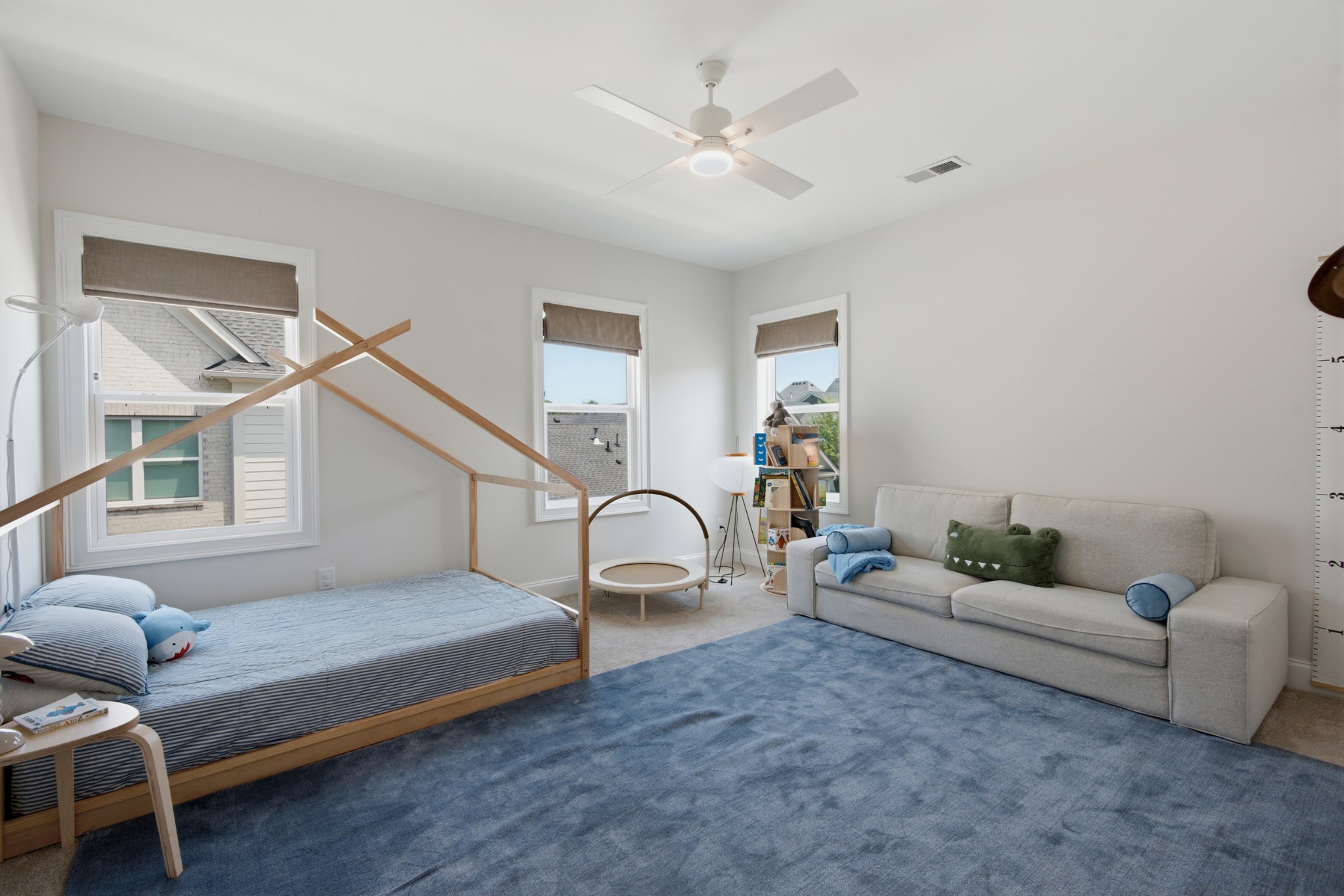 2085 Hollydale Aly
