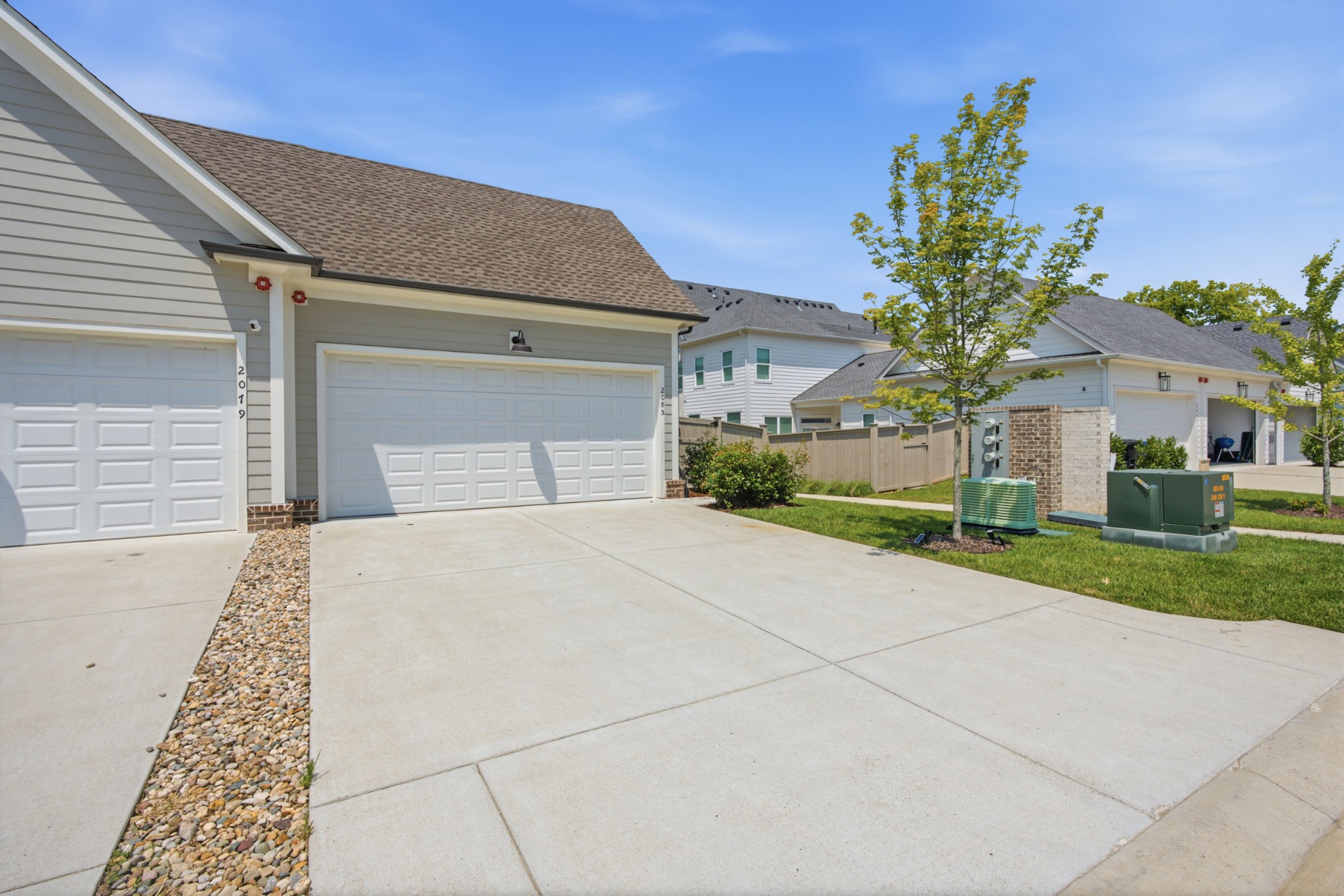 2085 Hollydale Aly