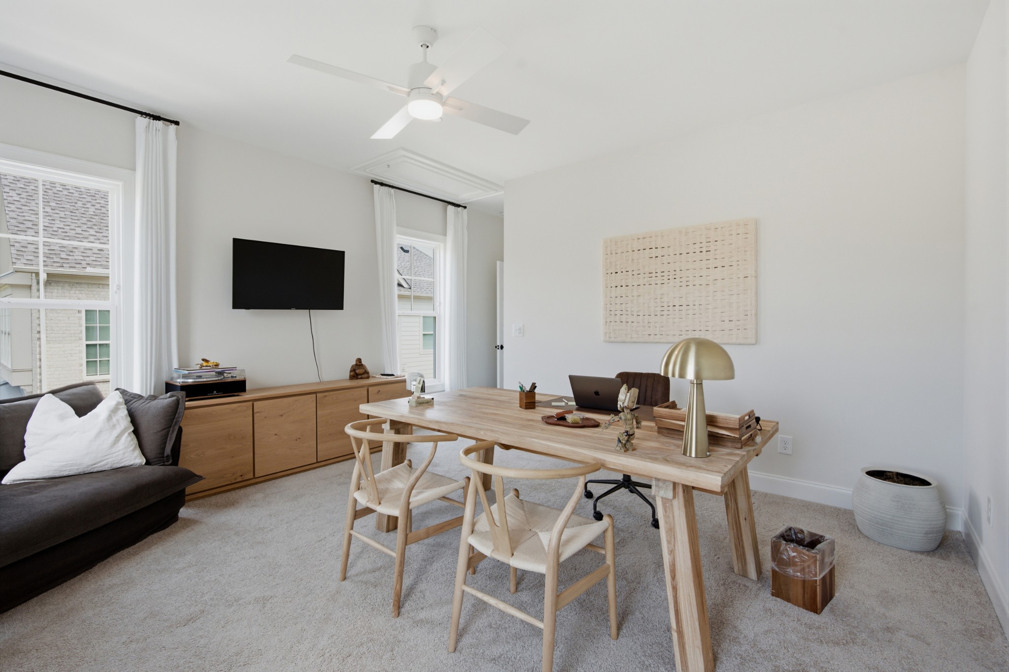 2085 Hollydale Aly