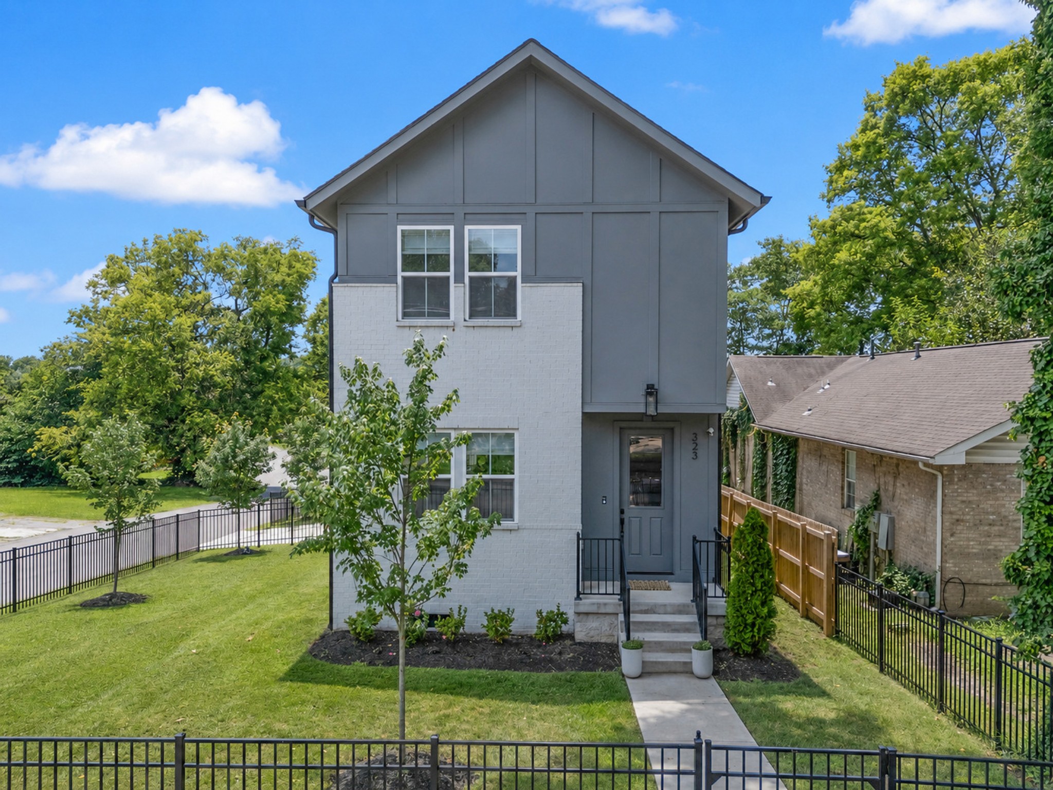 323 Whitsett Rd