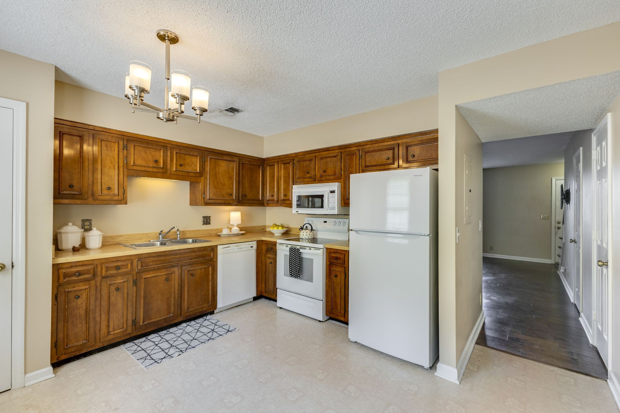 5768 Stone Brook Dr