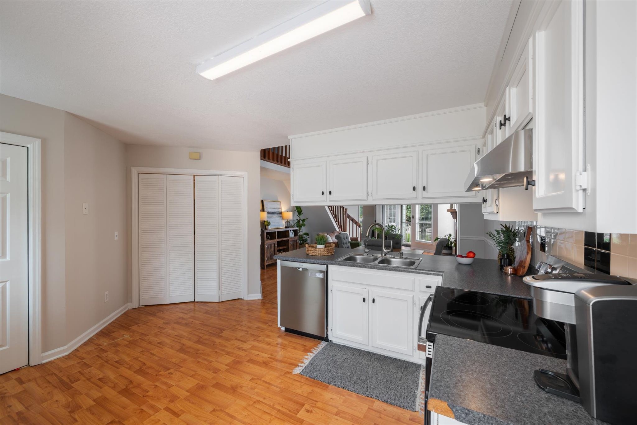 517 Noel Ln