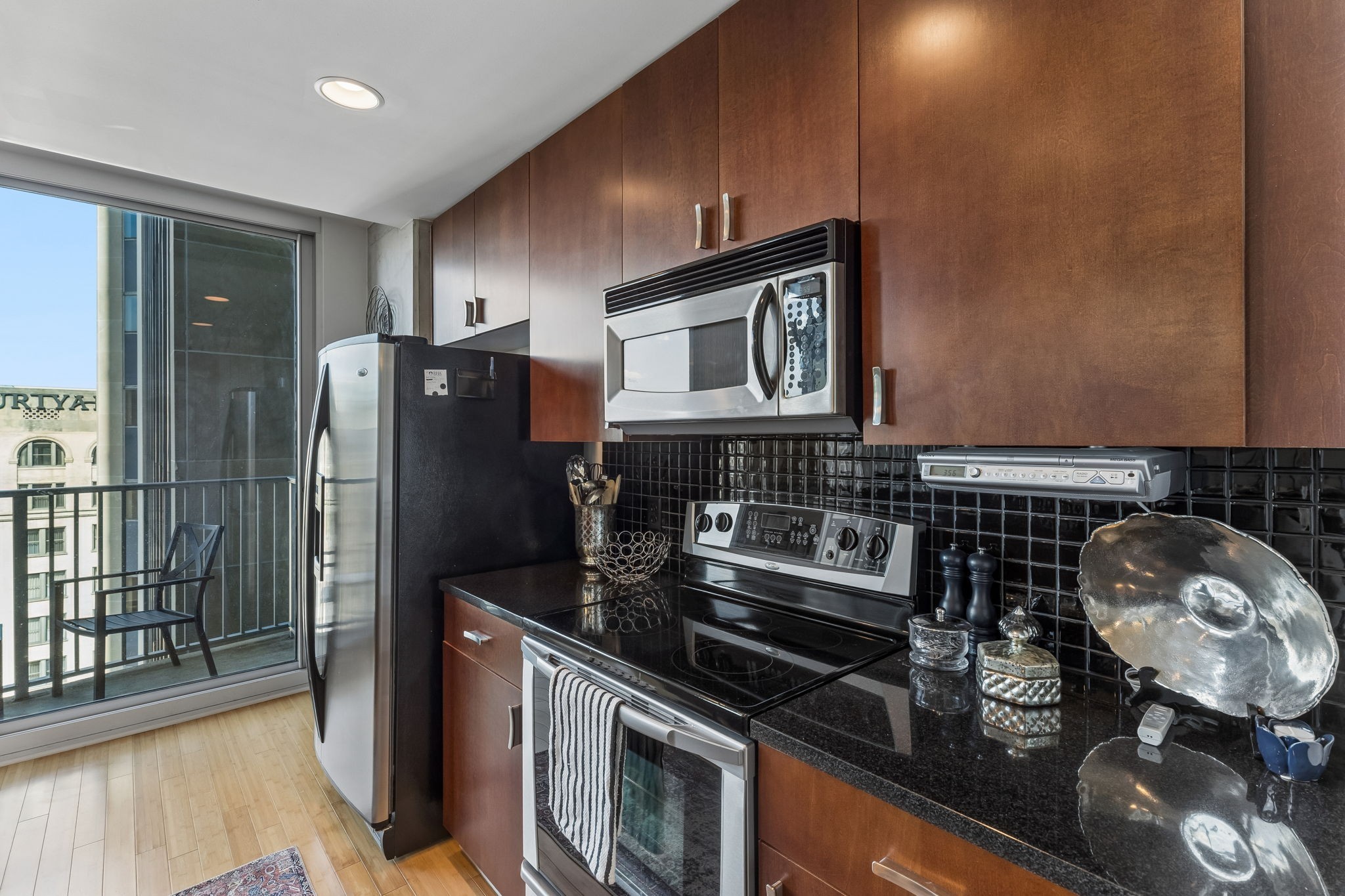 415 Church St Unit: 1103