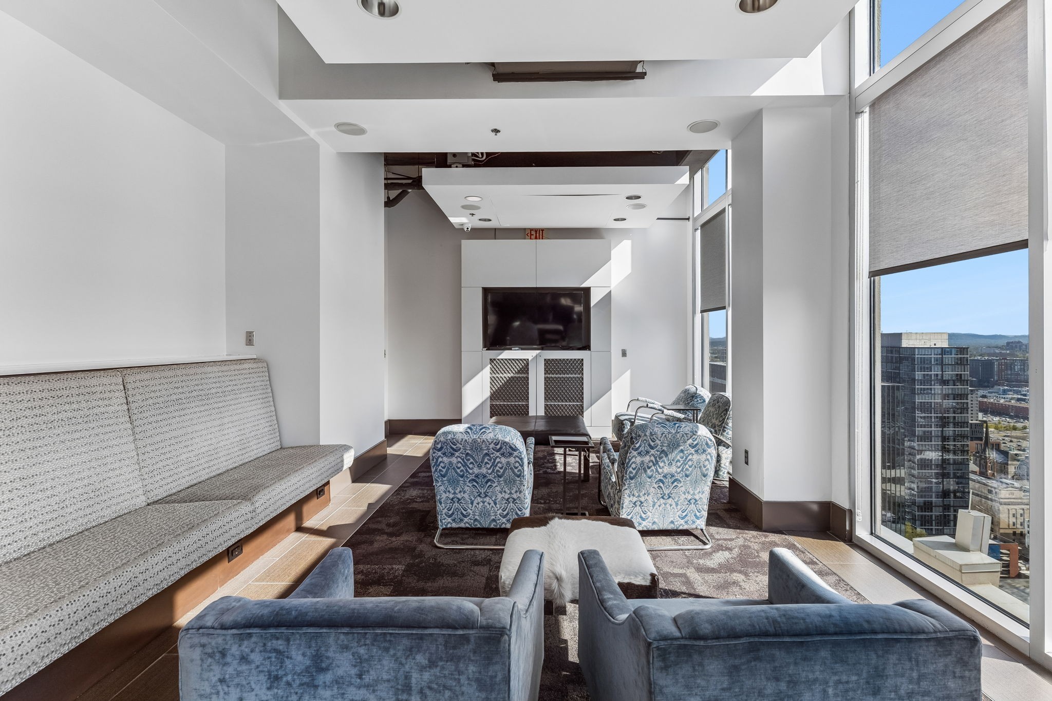 415 Church St Unit: 1103