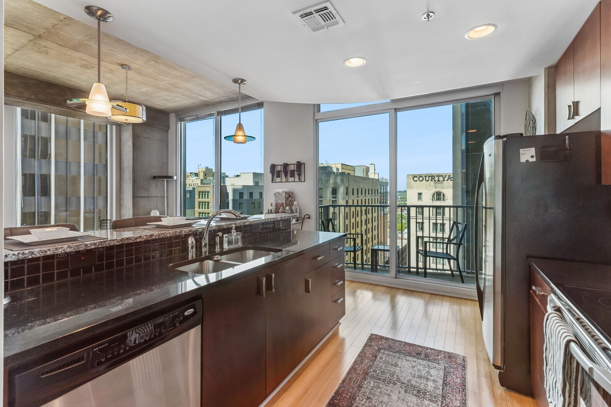 415 Church St Unit: 1103
