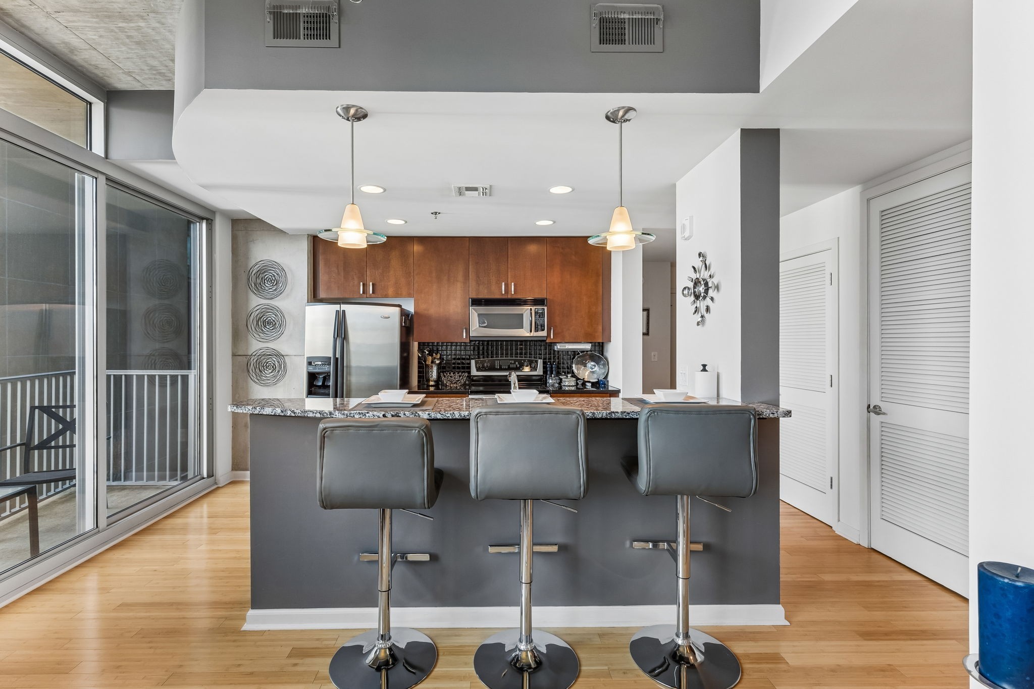 415 Church St Unit: 1103