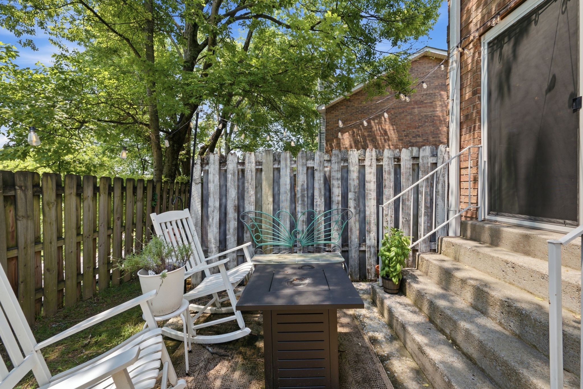 453 Claircrest Dr