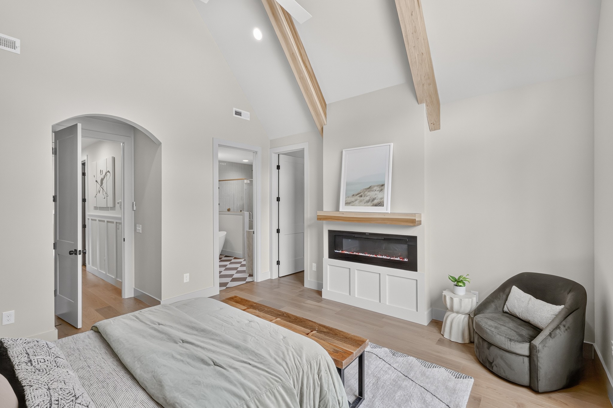 60B Creighton Ave Unit: B