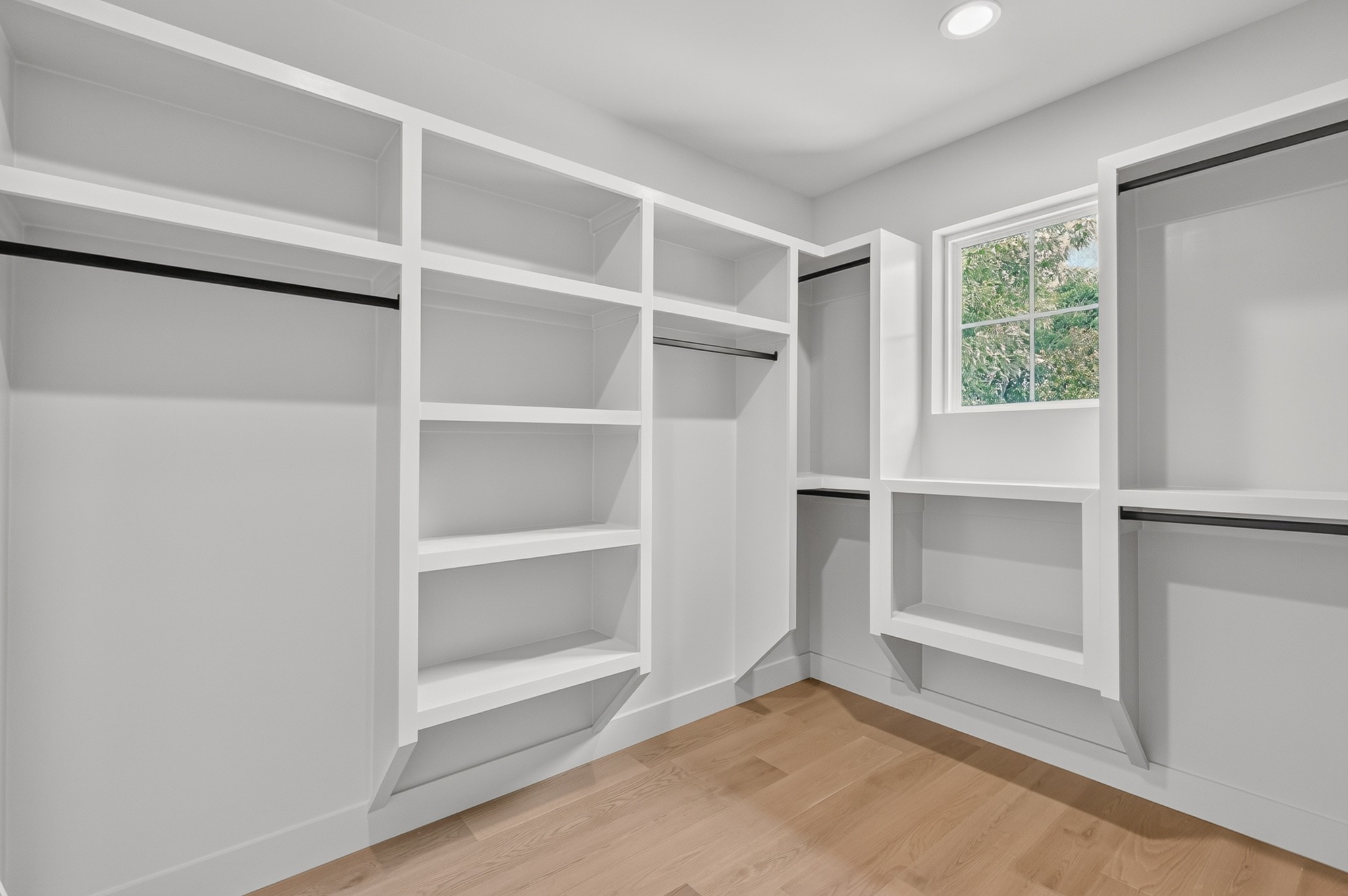60B Creighton Ave Unit: B