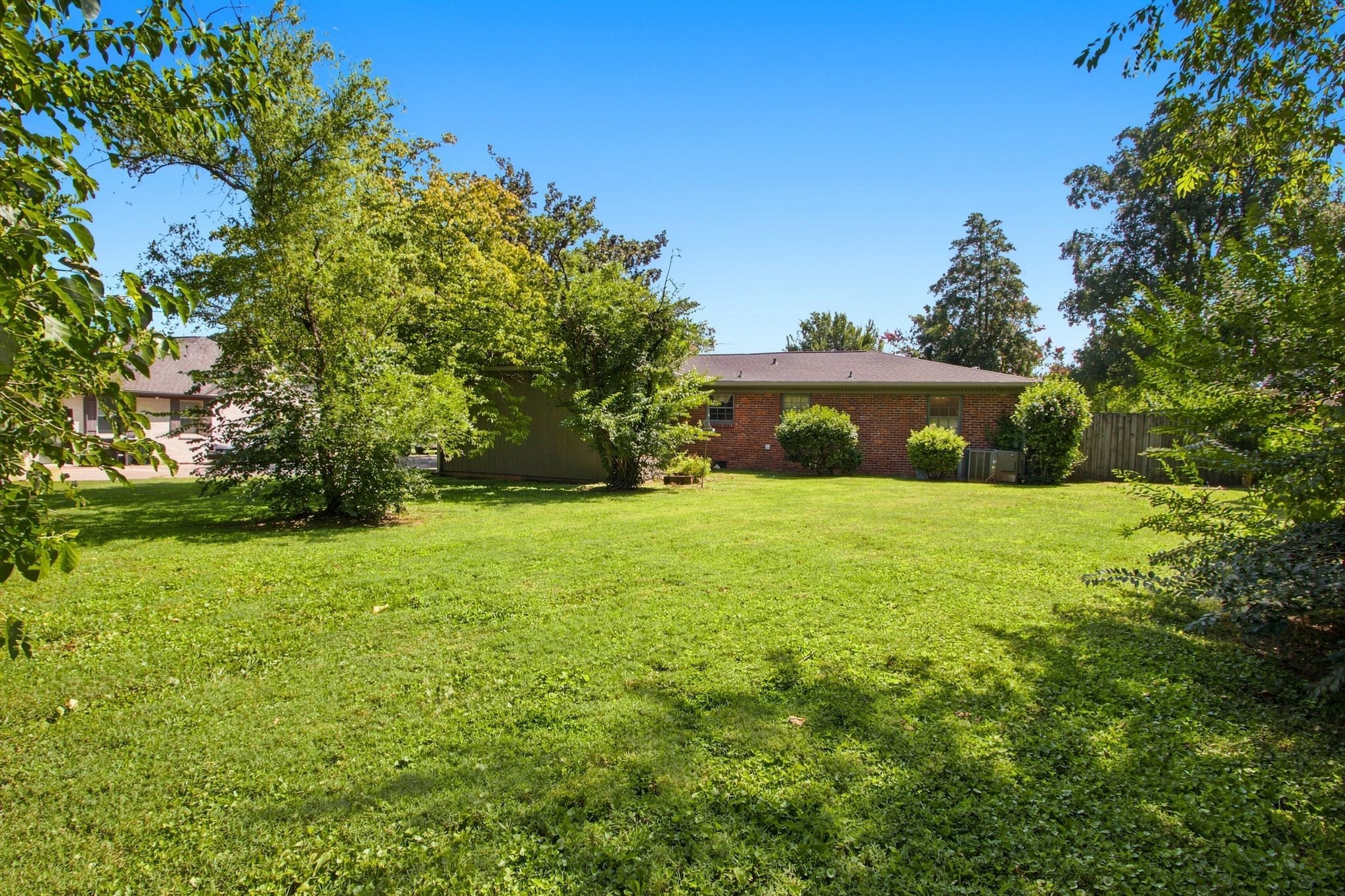 903 Hillsboro Rd