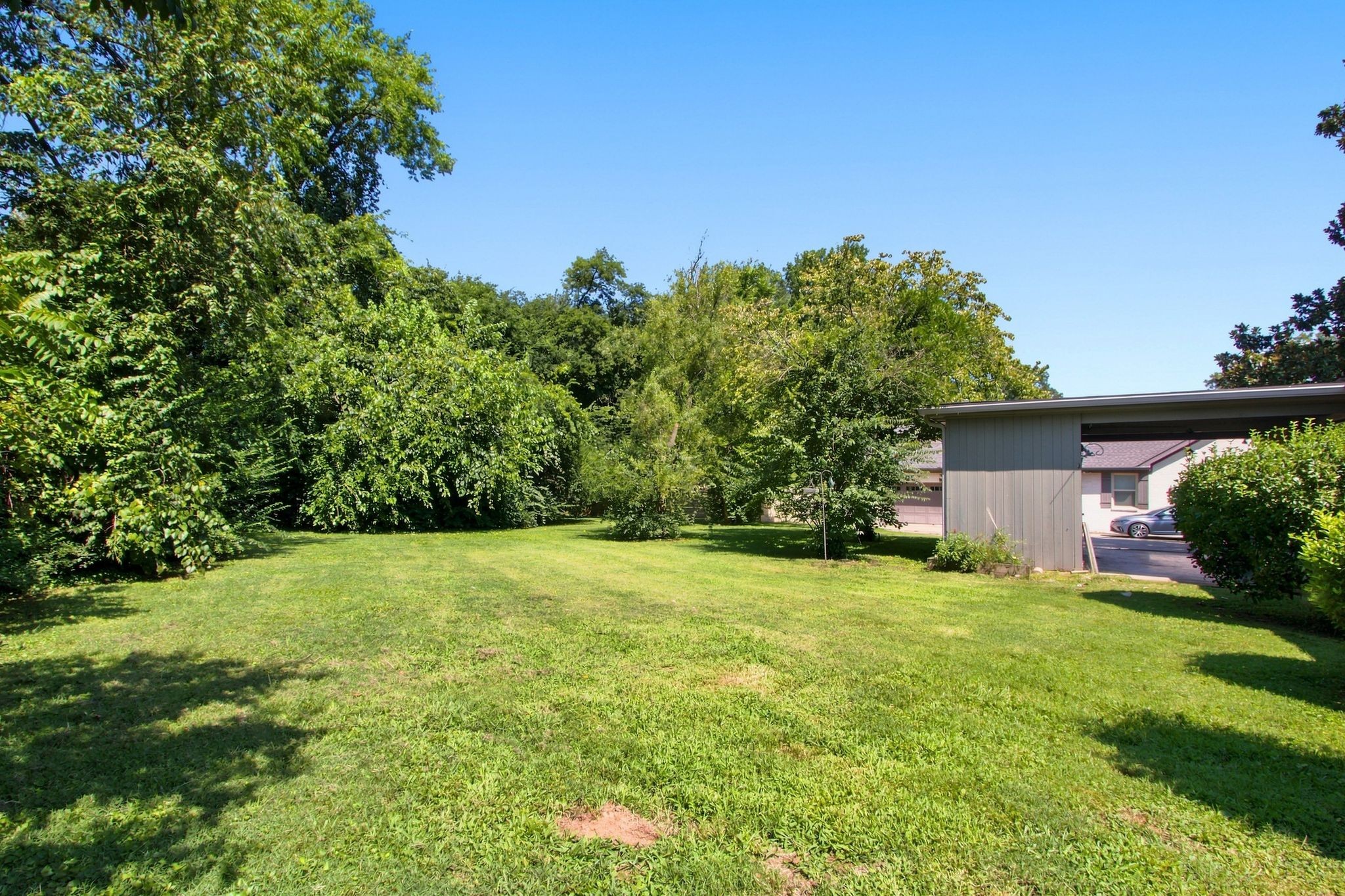 903 Hillsboro Rd