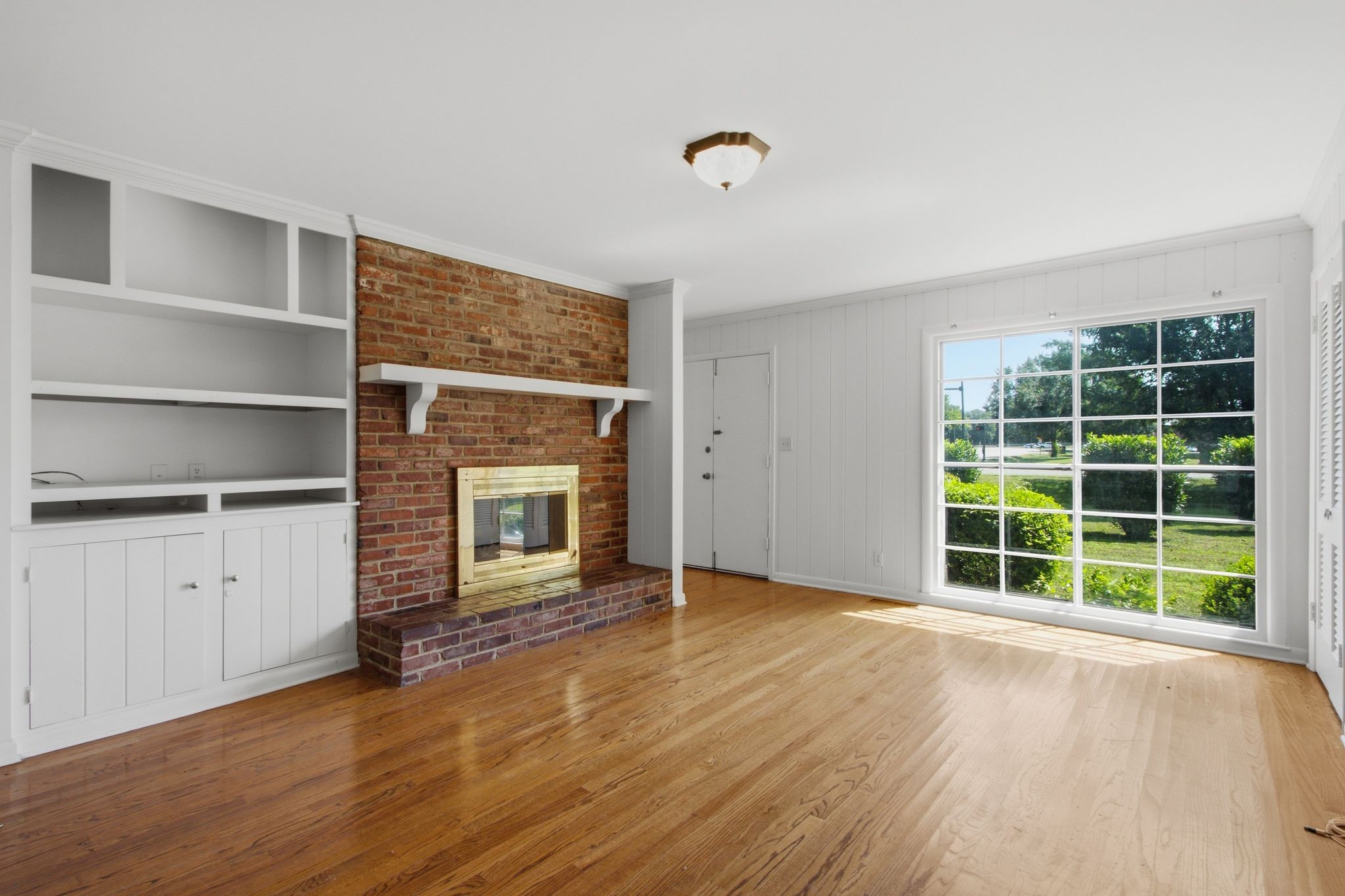 903 Hillsboro Rd