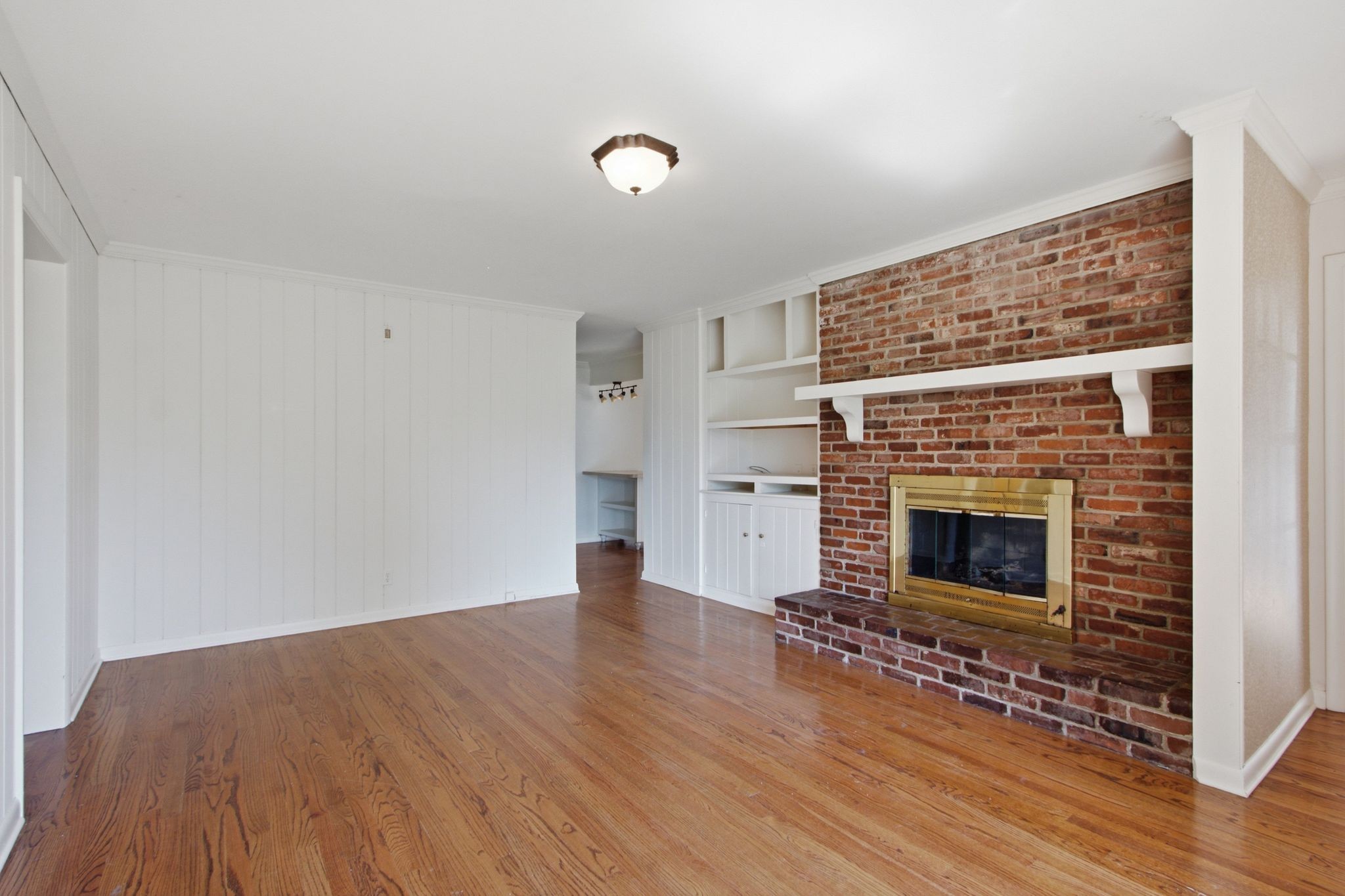 903 Hillsboro Rd