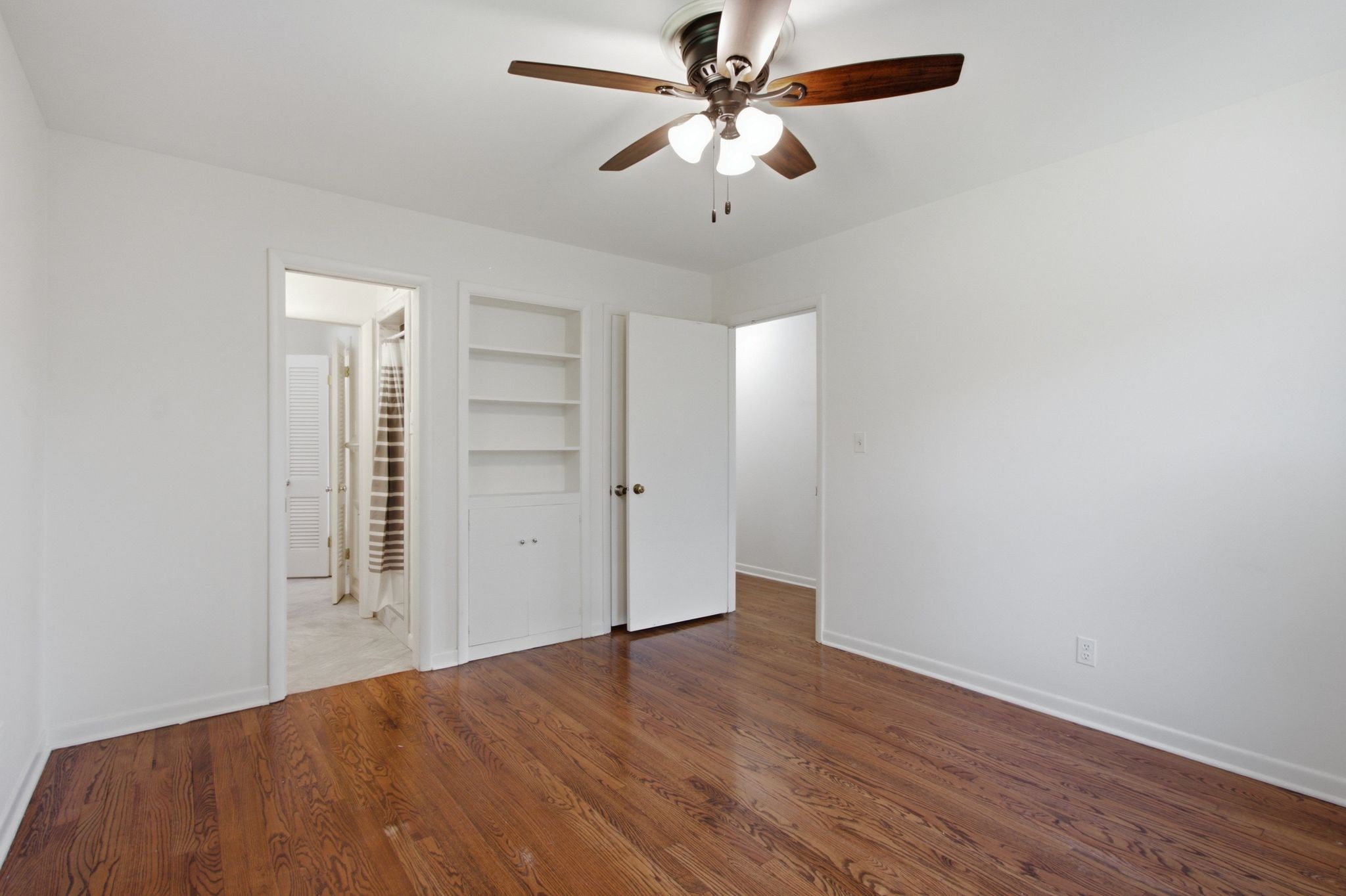 903 Hillsboro Rd