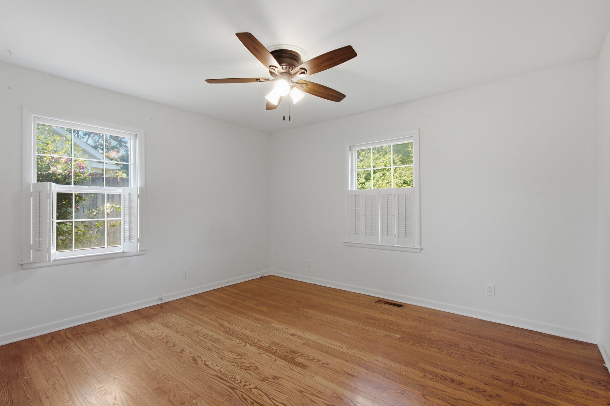 903 Hillsboro Rd