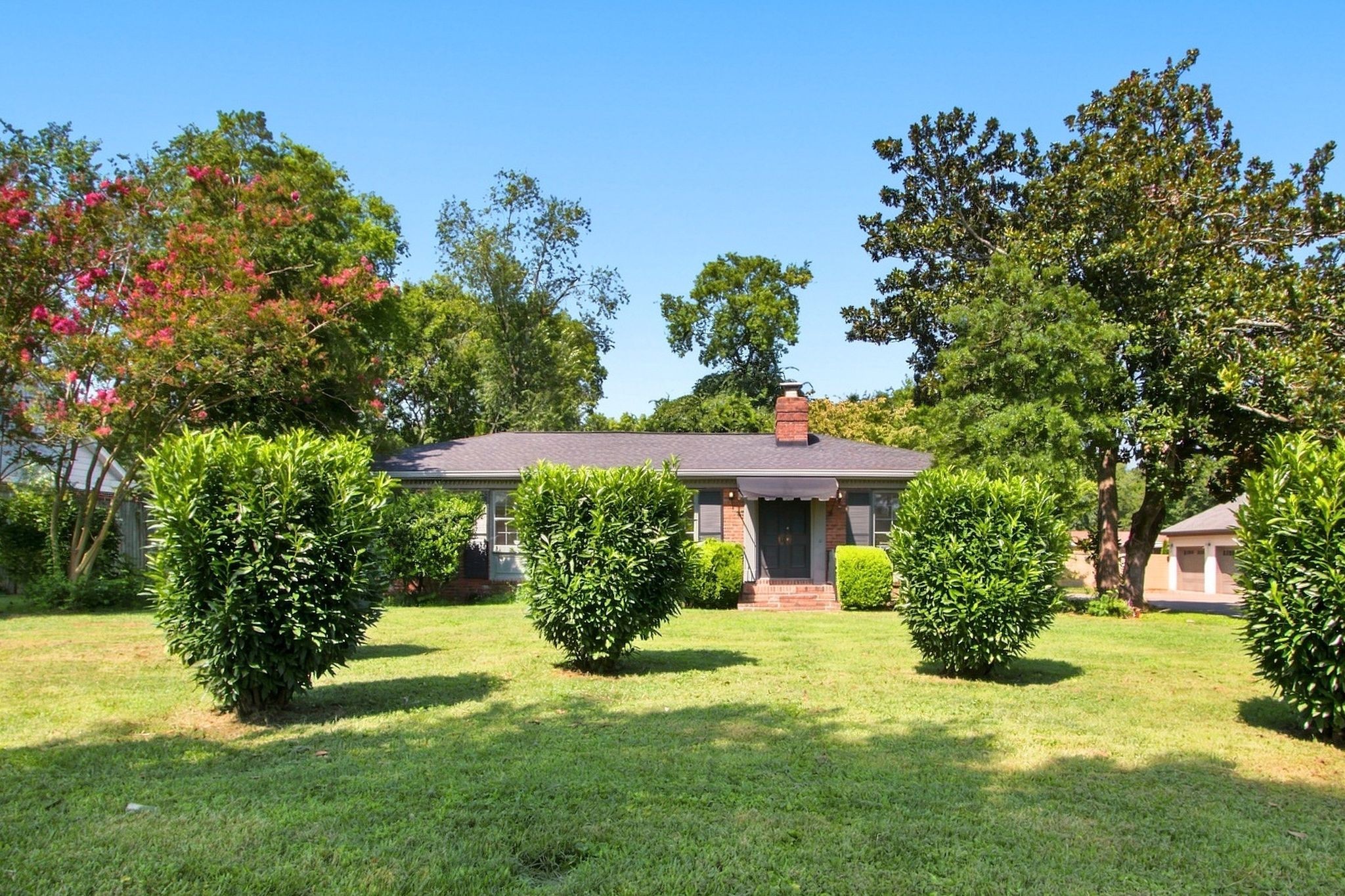 903 Hillsboro Rd