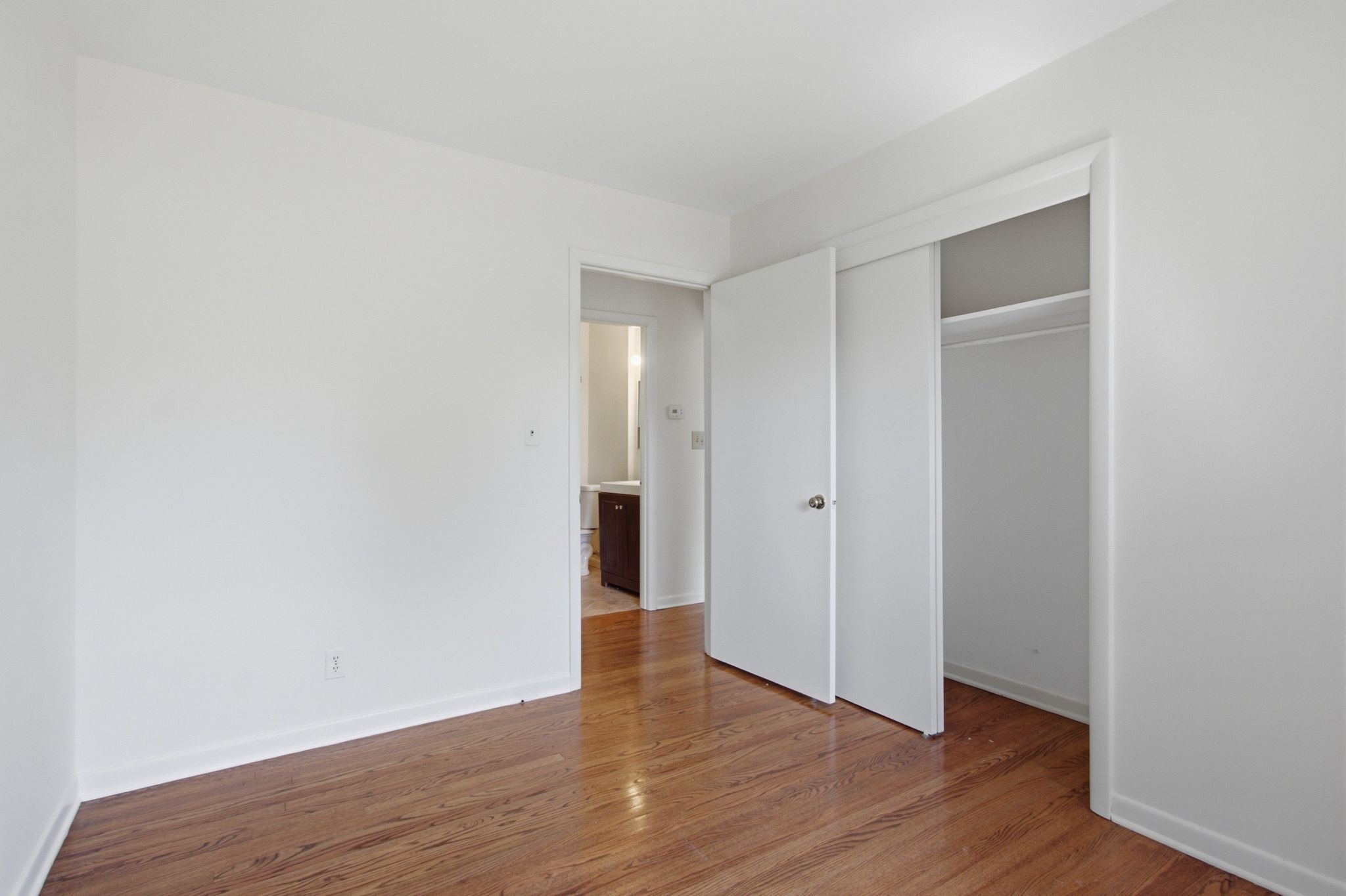 903 Hillsboro Rd