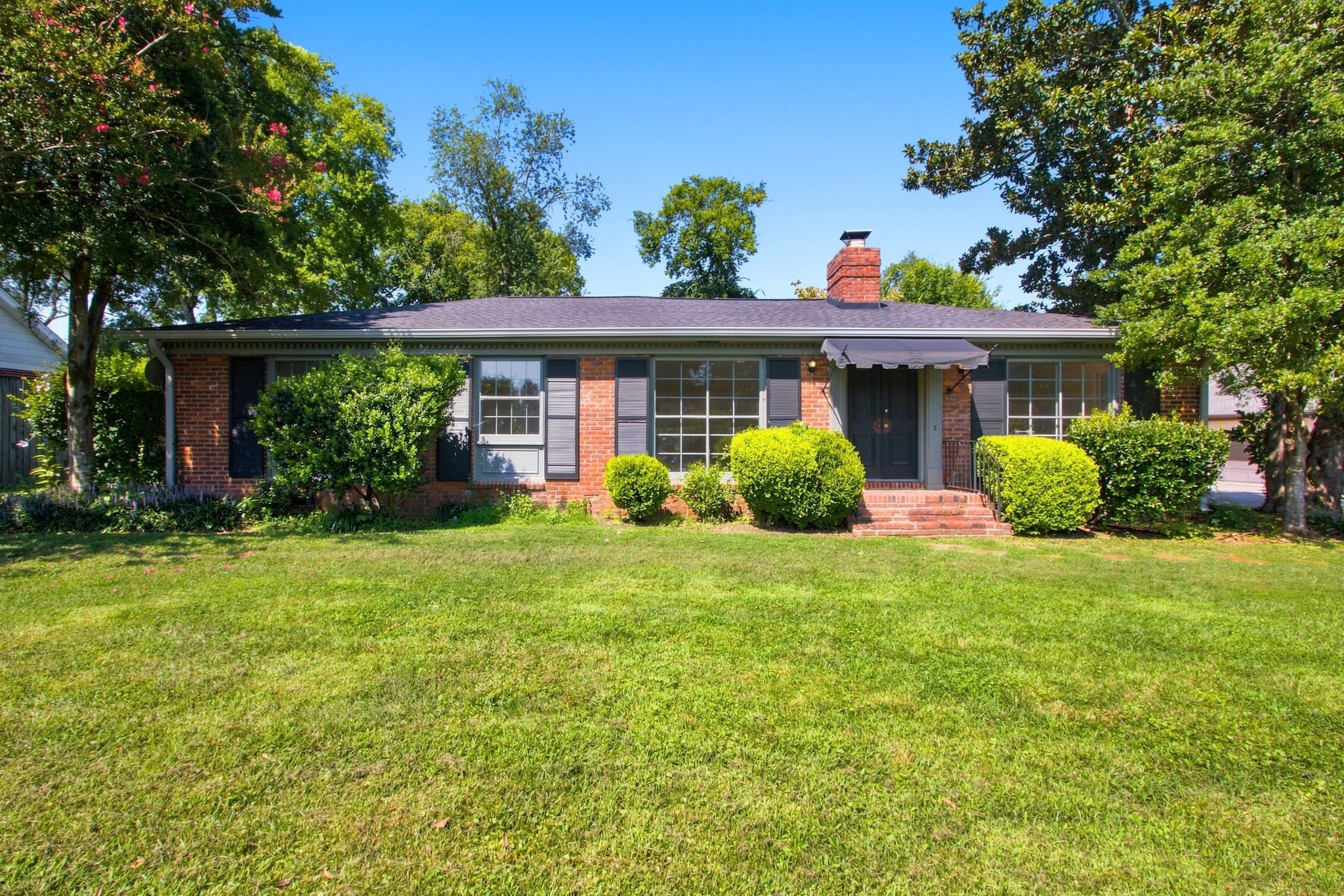 903 Hillsboro Rd