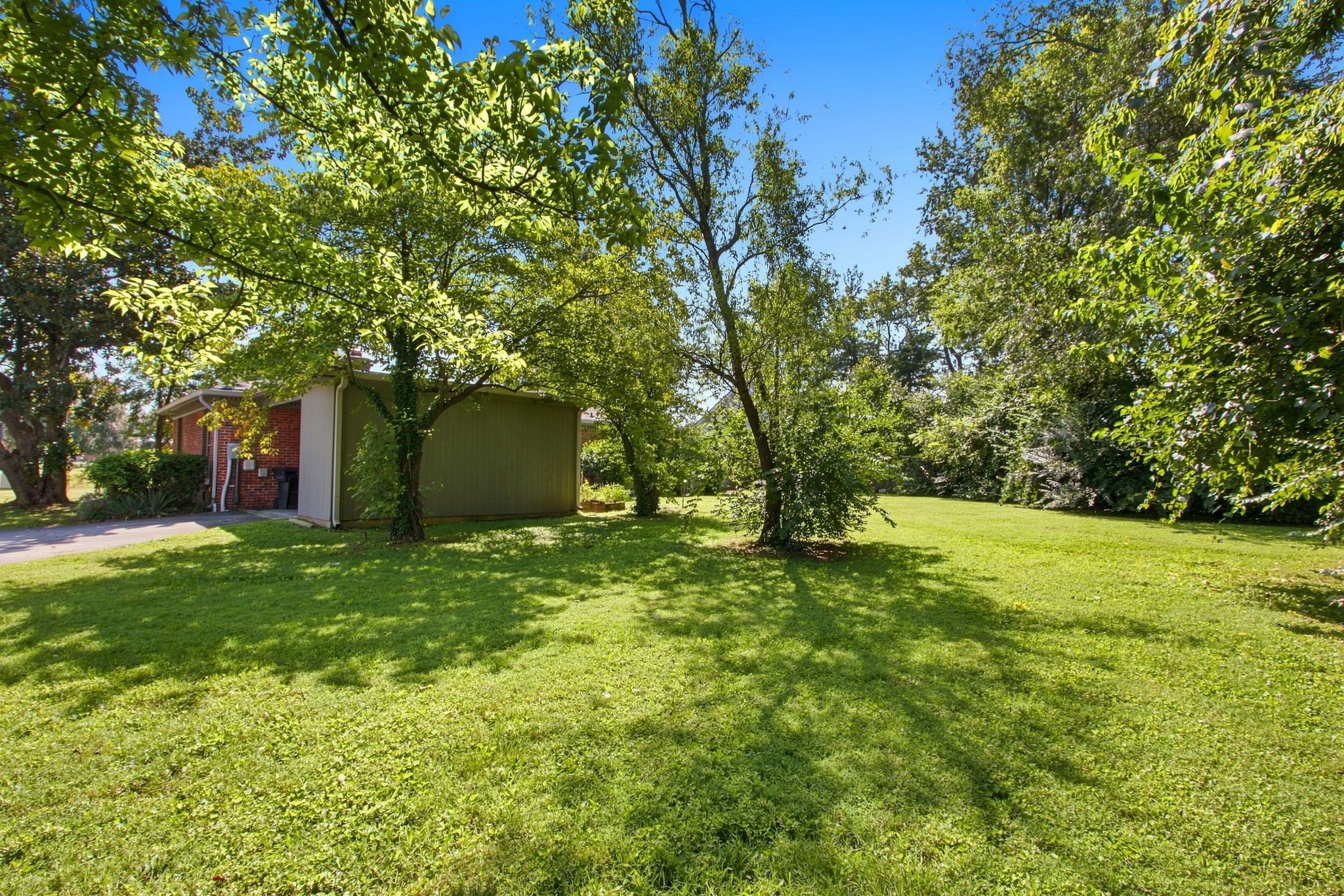 903 Hillsboro Rd