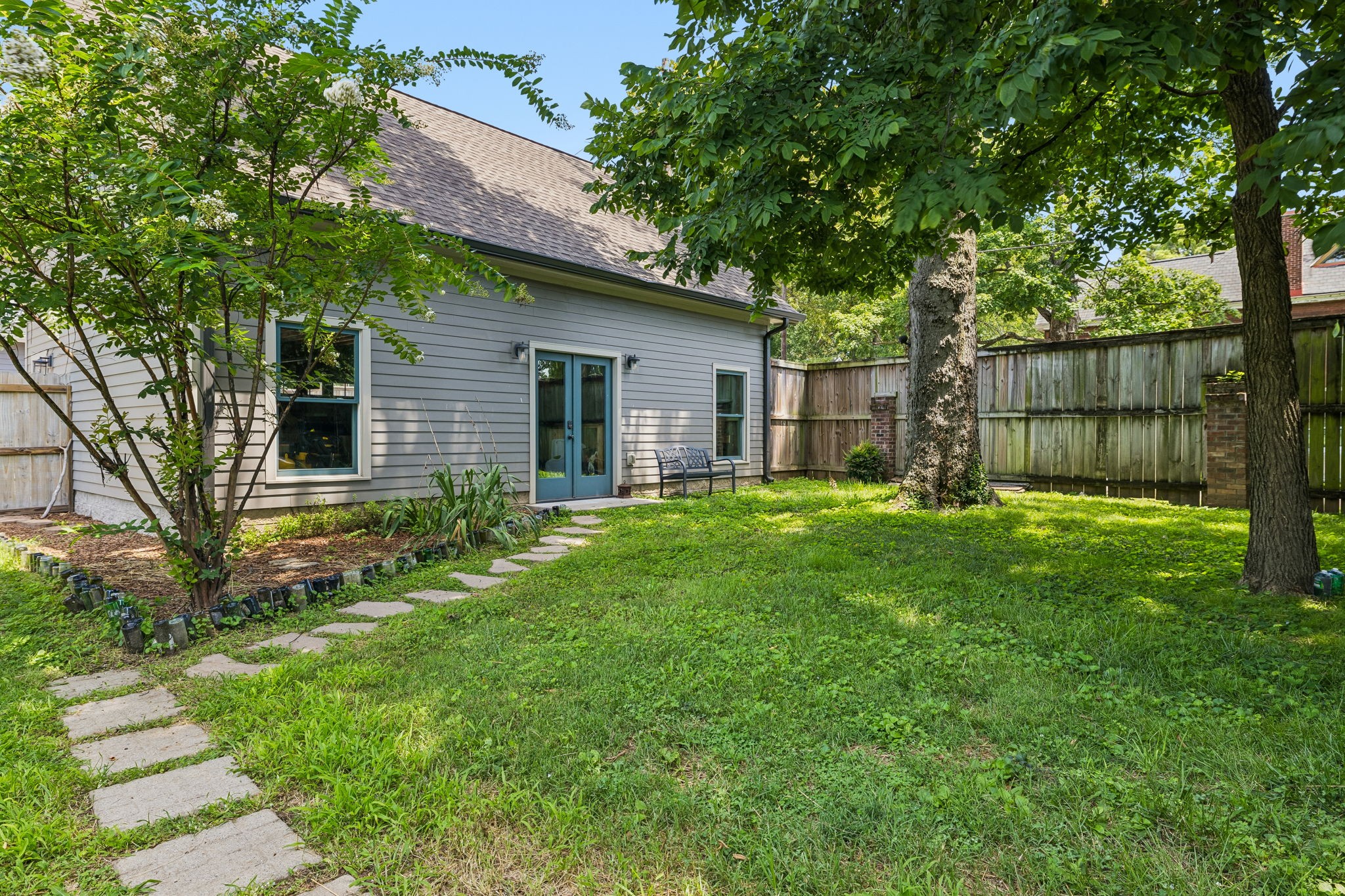 1307 Eastland Ave