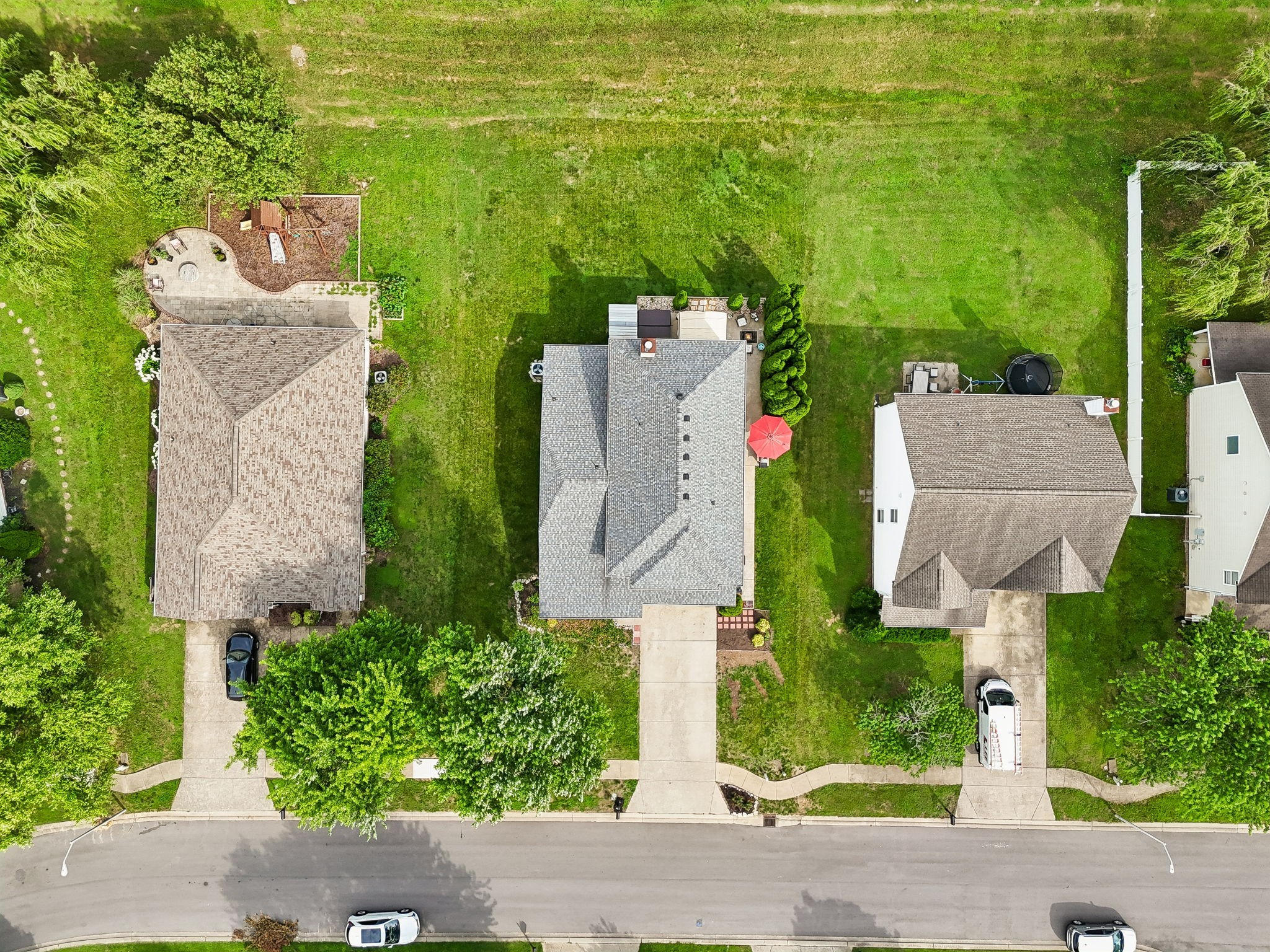 5715 Roxbury Dr