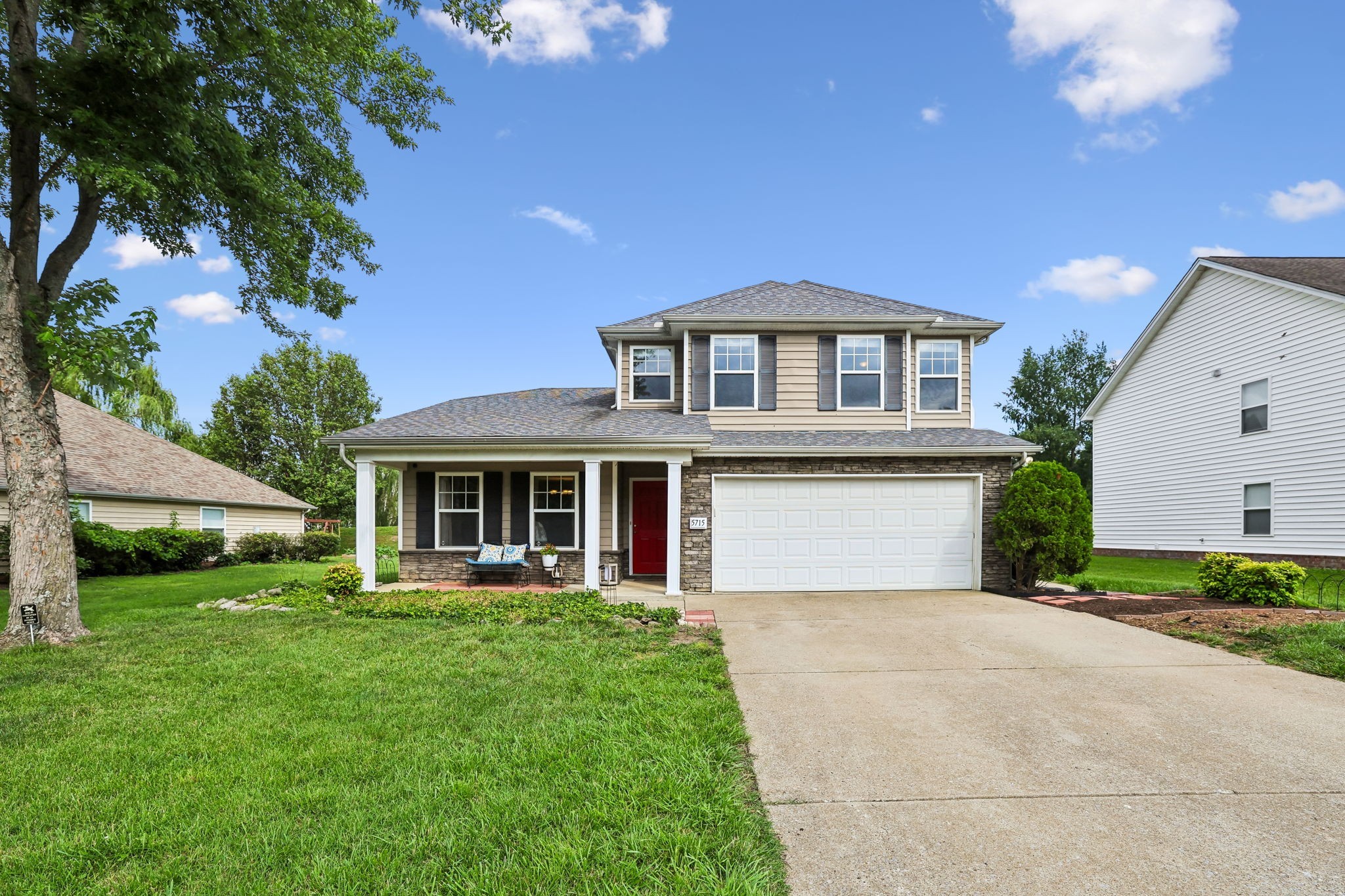 5715 Roxbury Dr