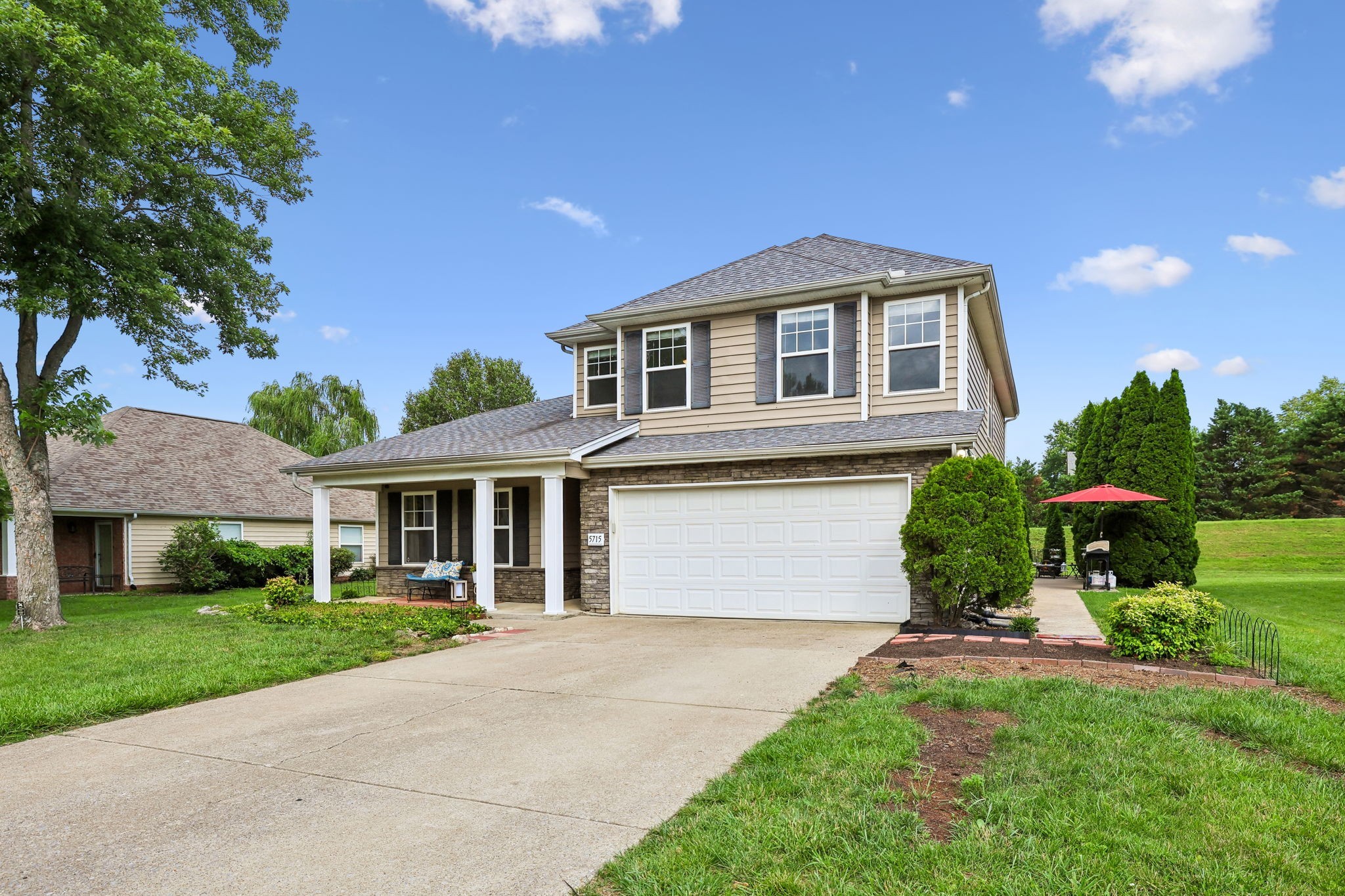 5715 Roxbury Dr