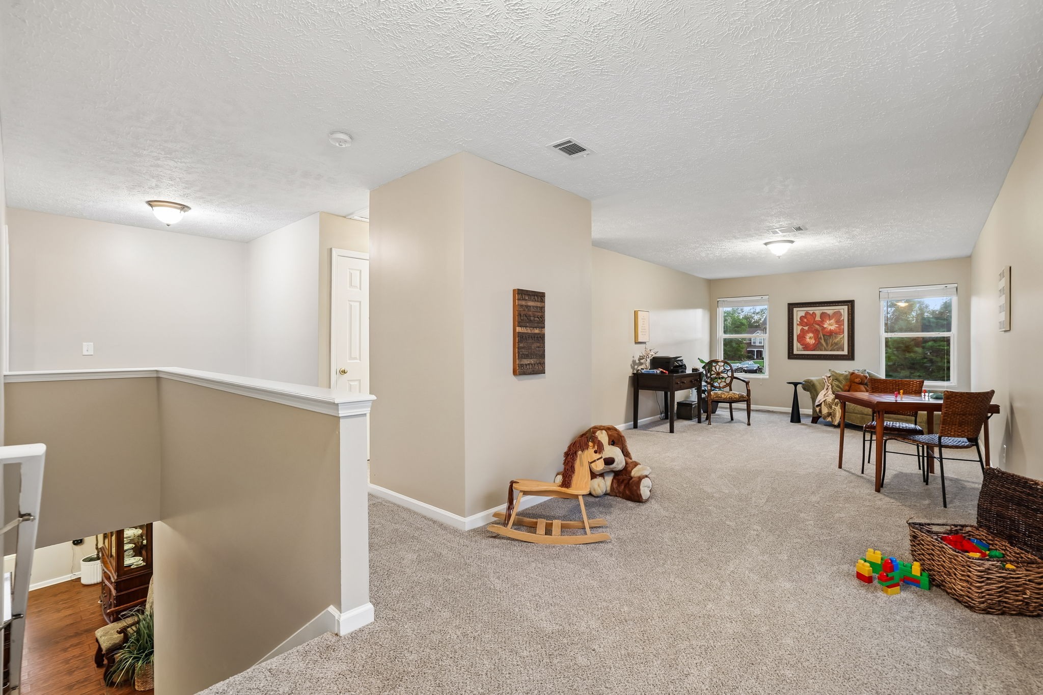 5715 Roxbury Dr
