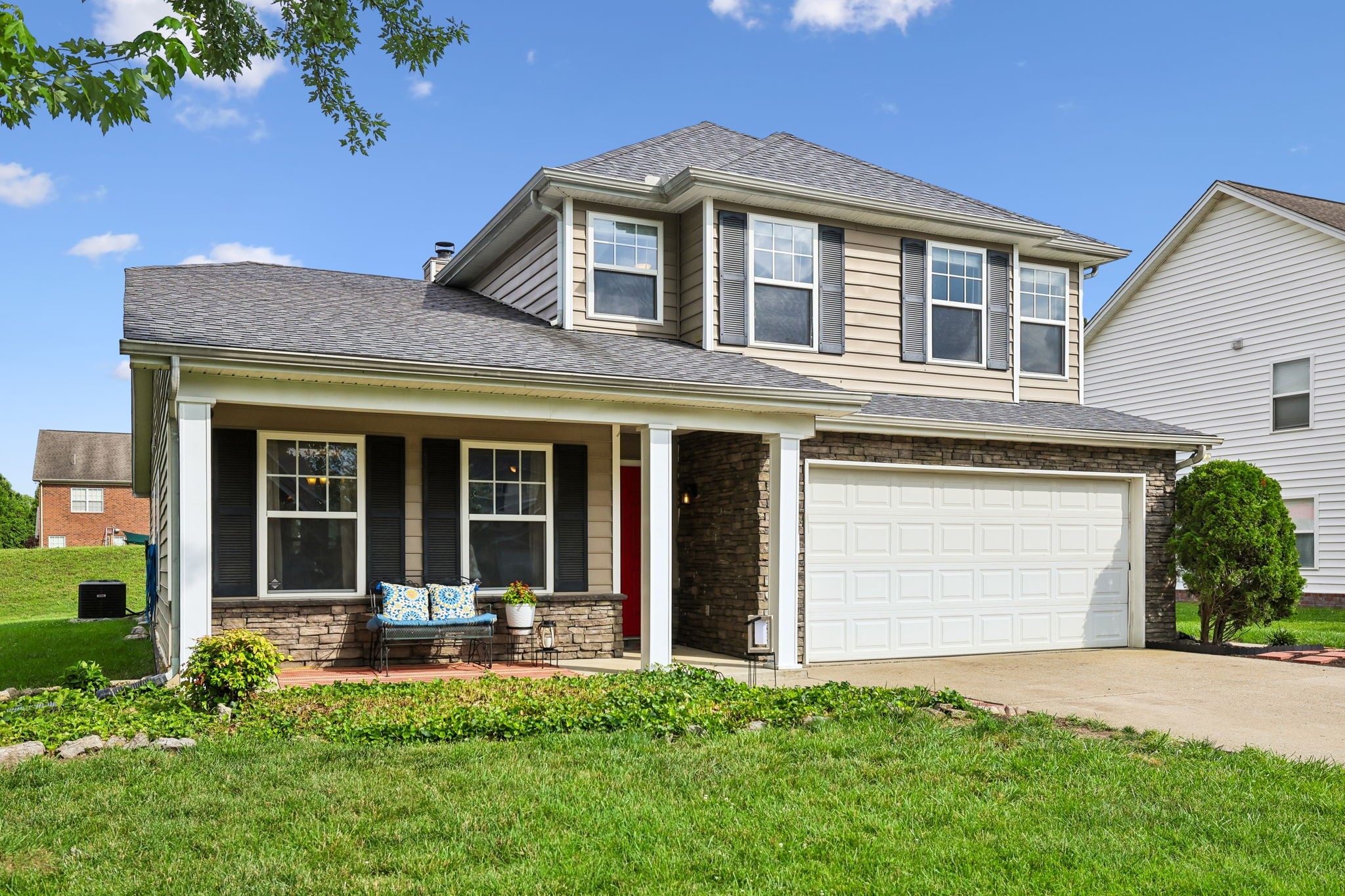 5715 Roxbury Dr