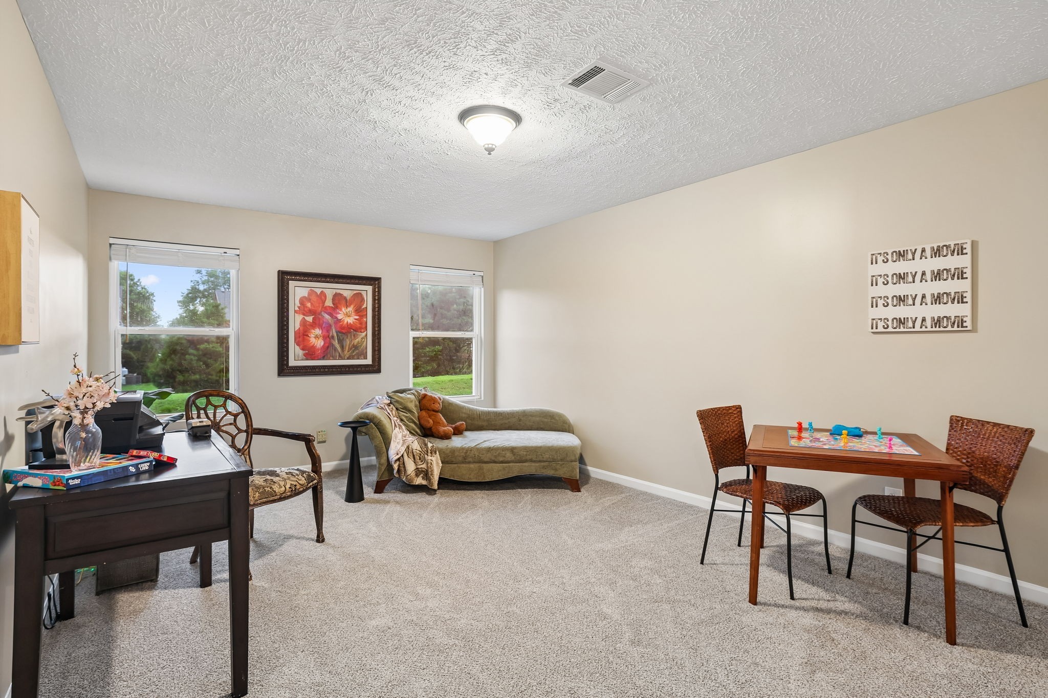 5715 Roxbury Dr