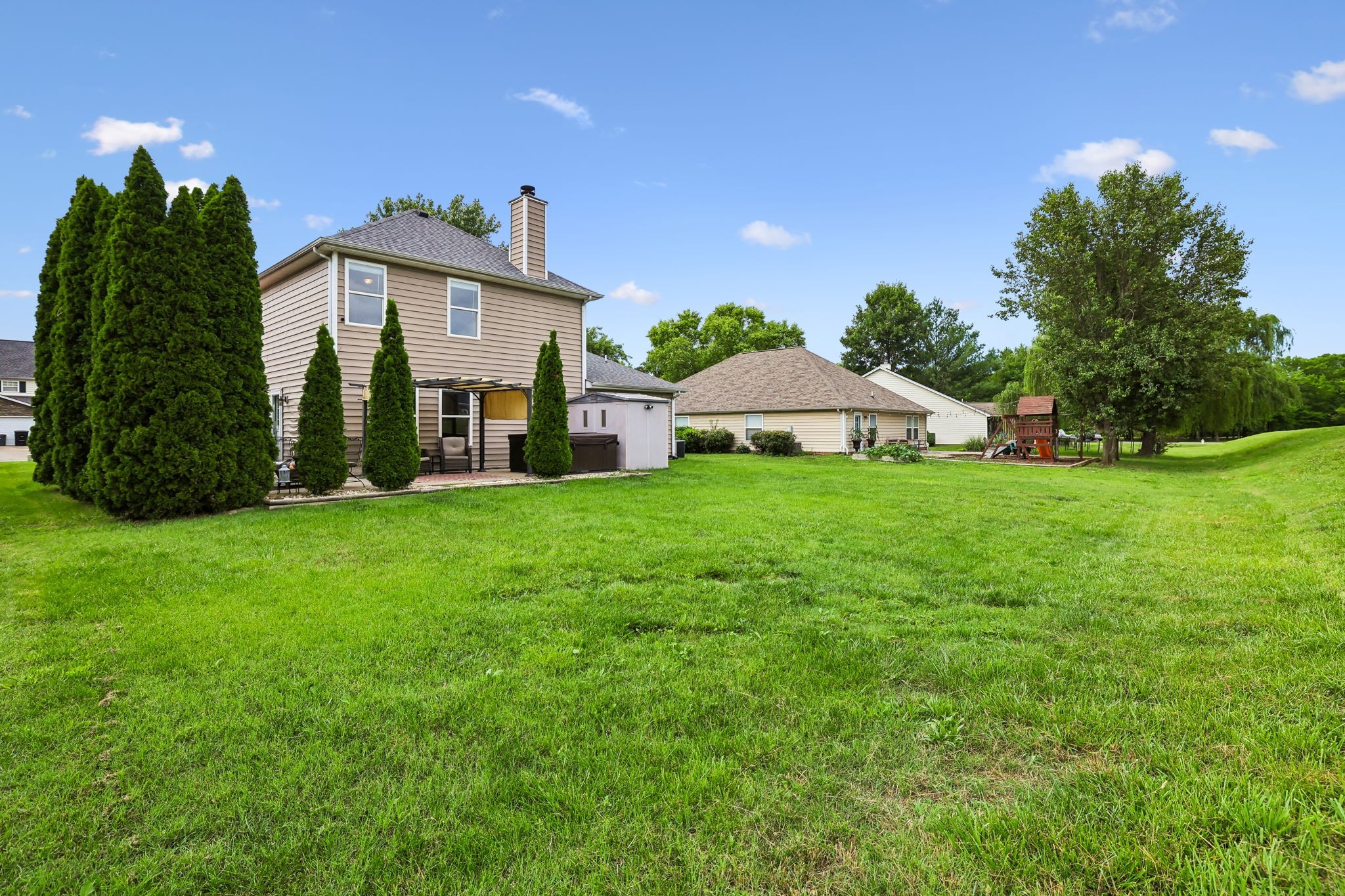 5715 Roxbury Dr