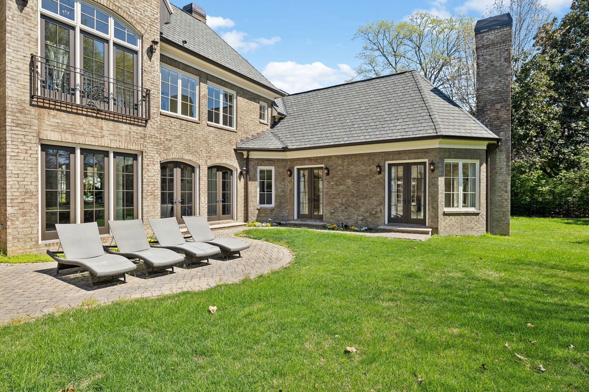 2323 Woodmont Blvd