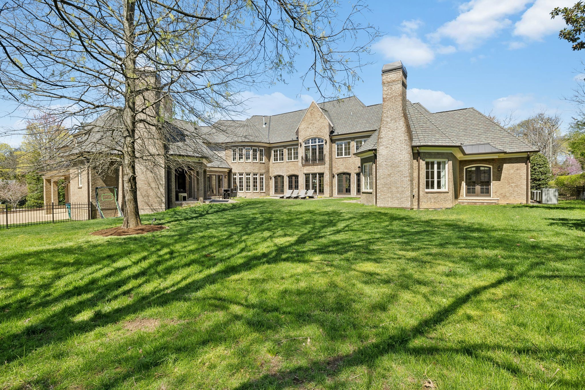 2323 Woodmont Blvd