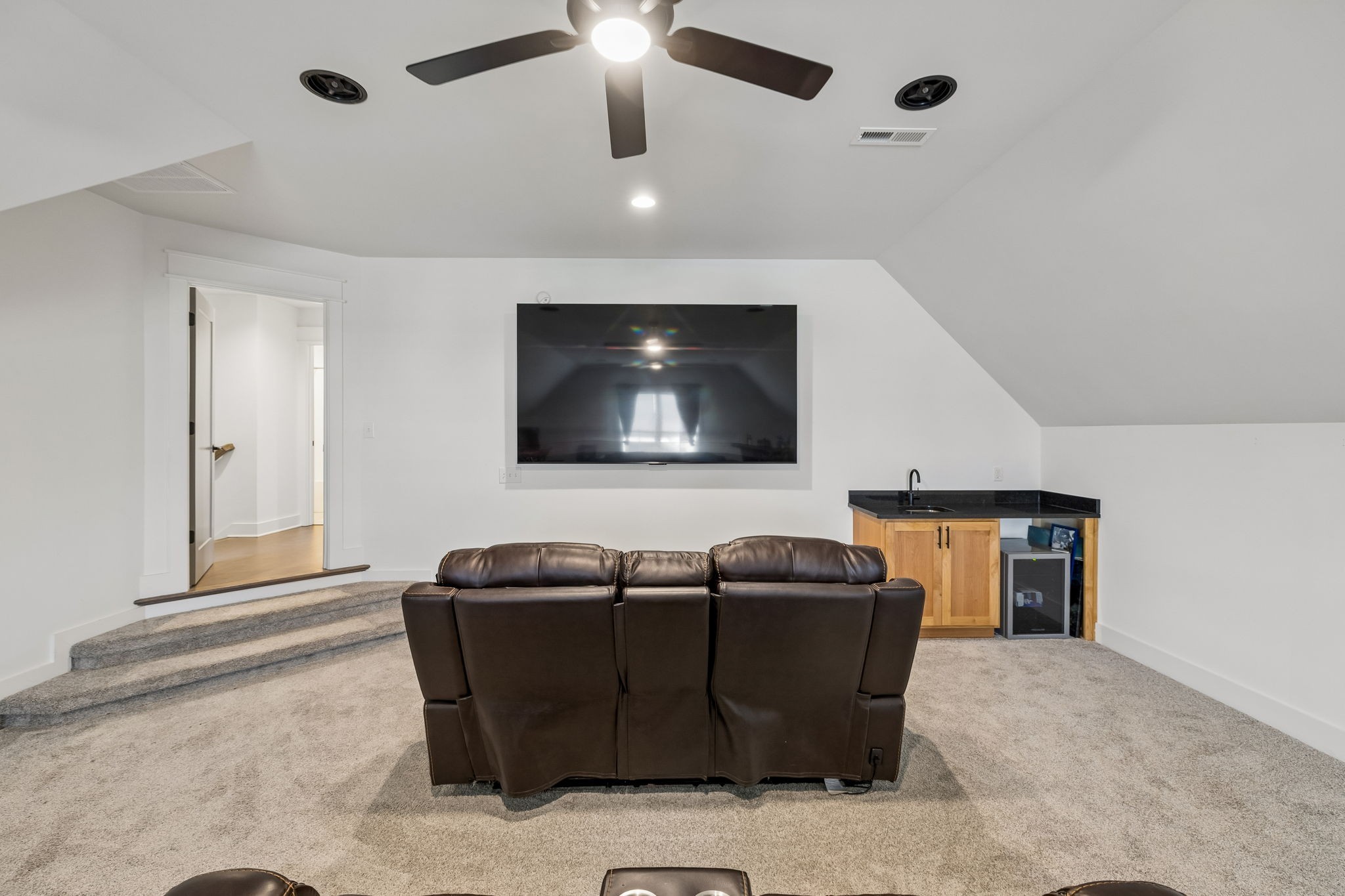 2614 Holly Springs Dr