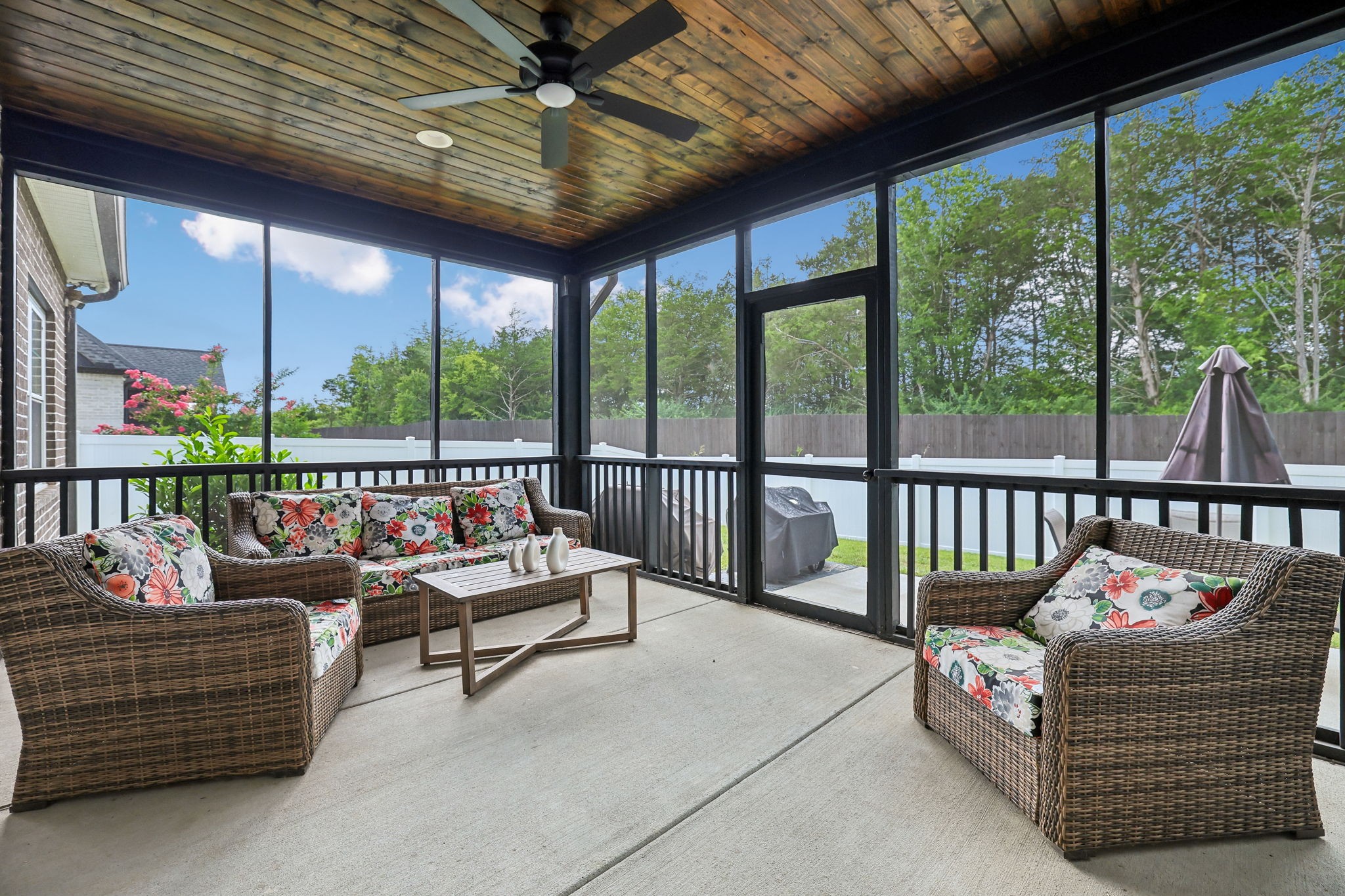 2614 Holly Springs Dr