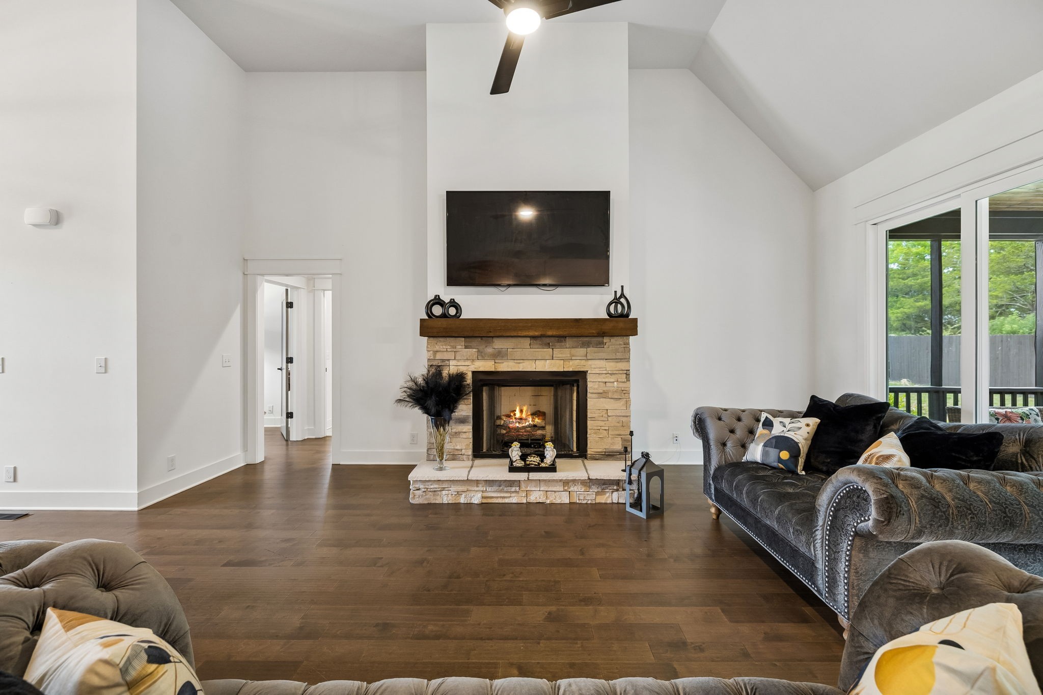 2614 Holly Springs Dr