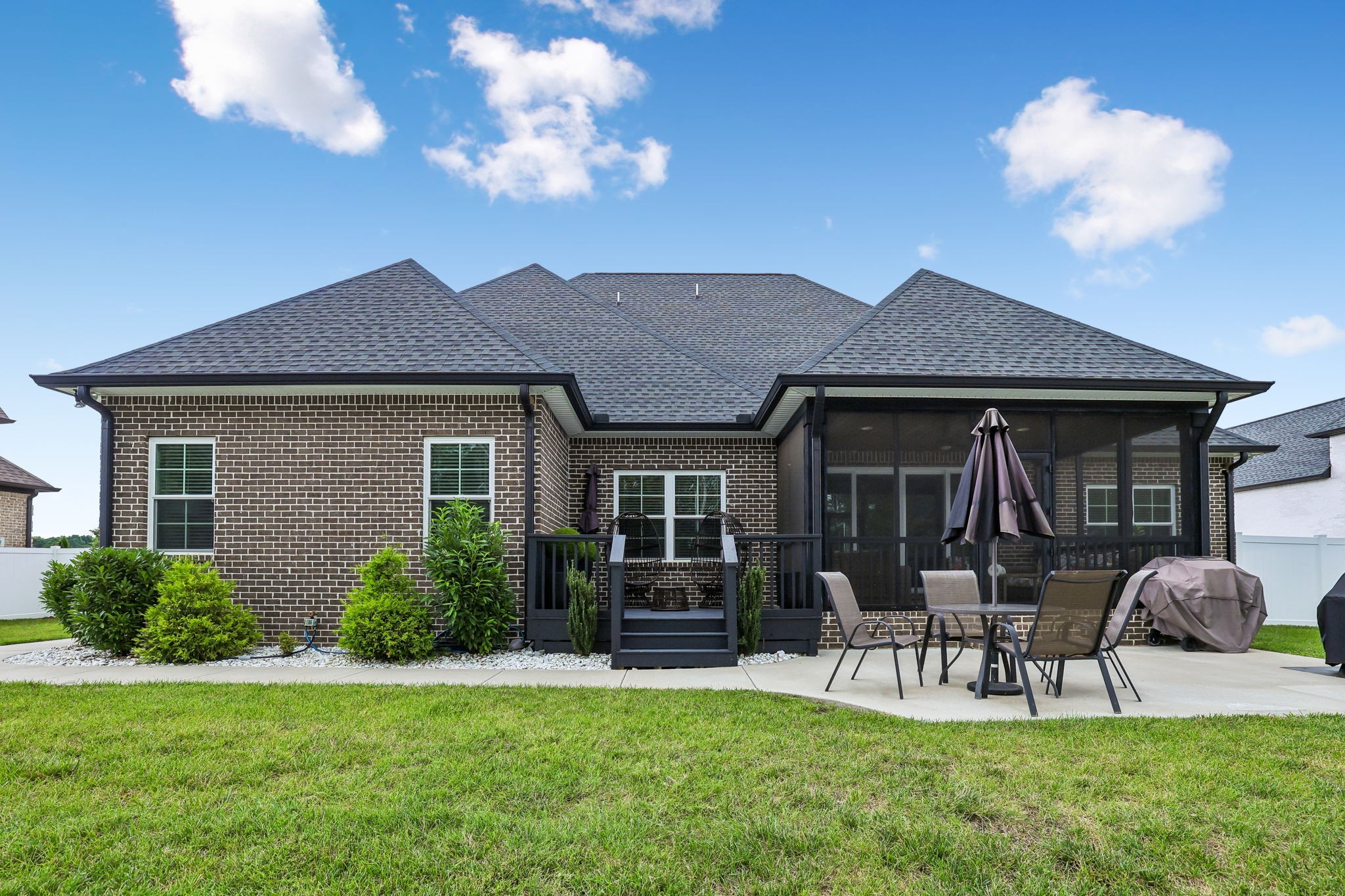 2614 Holly Springs Dr