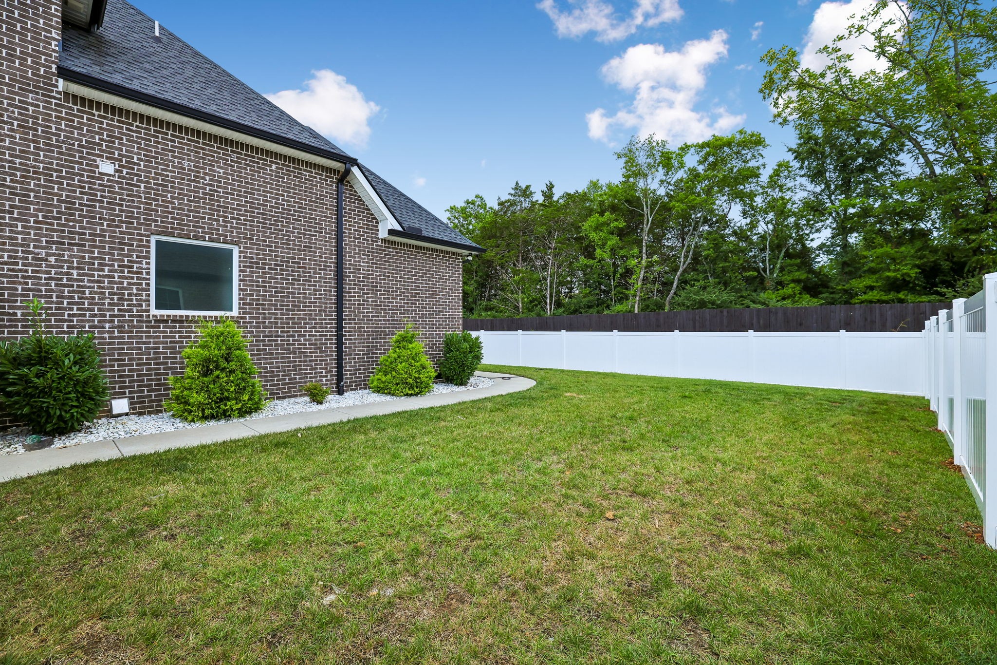 2614 Holly Springs Dr