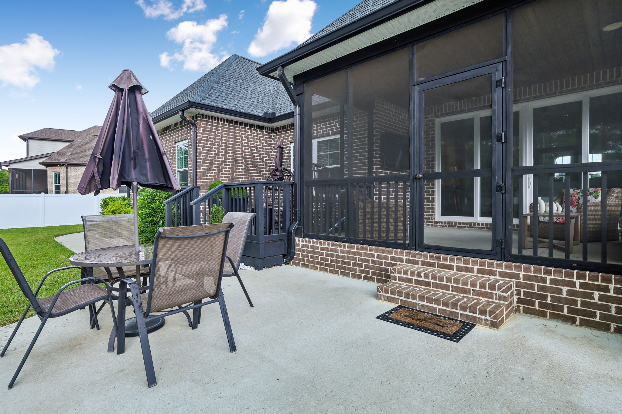 2614 Holly Springs Dr