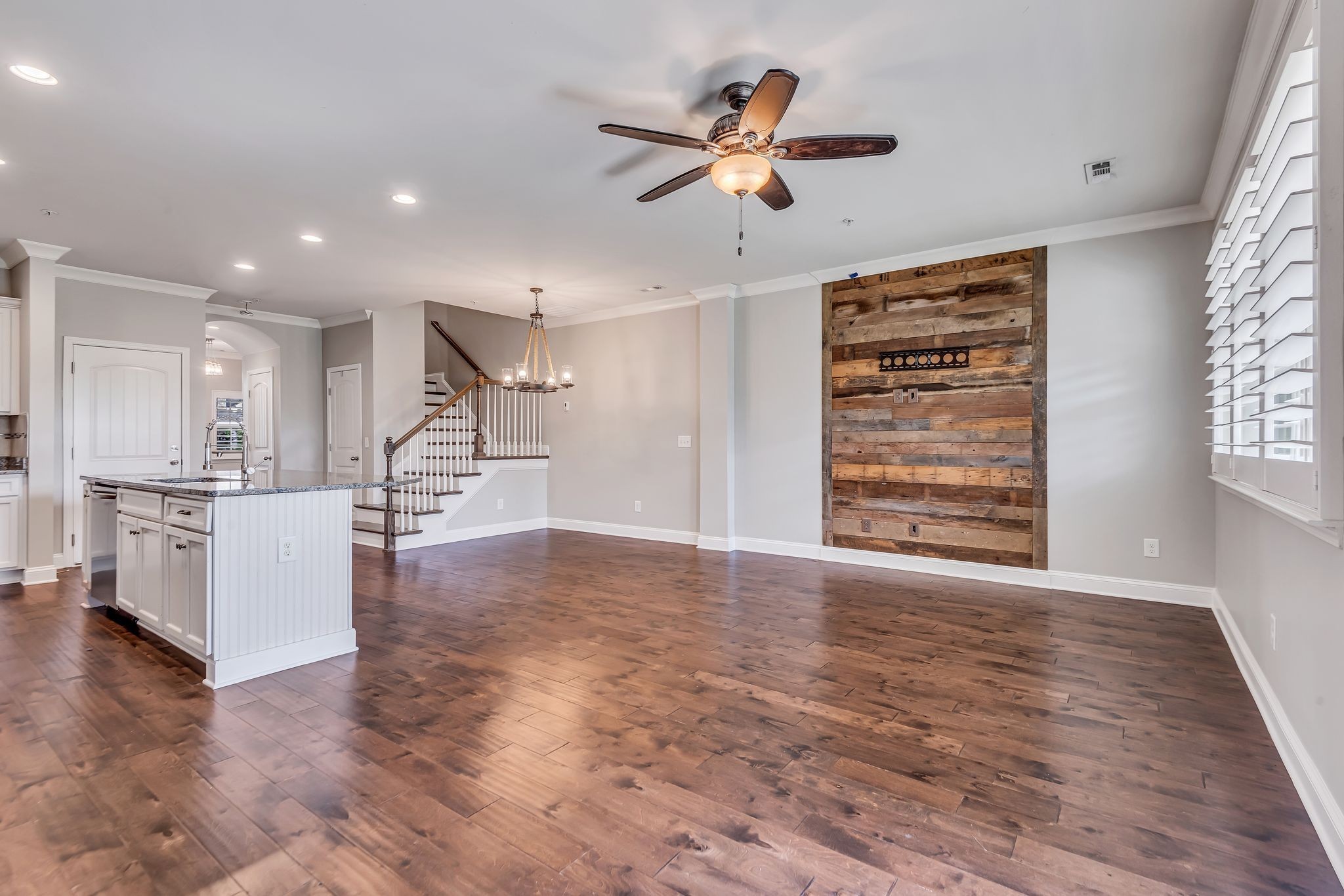 1477 Channing Dr