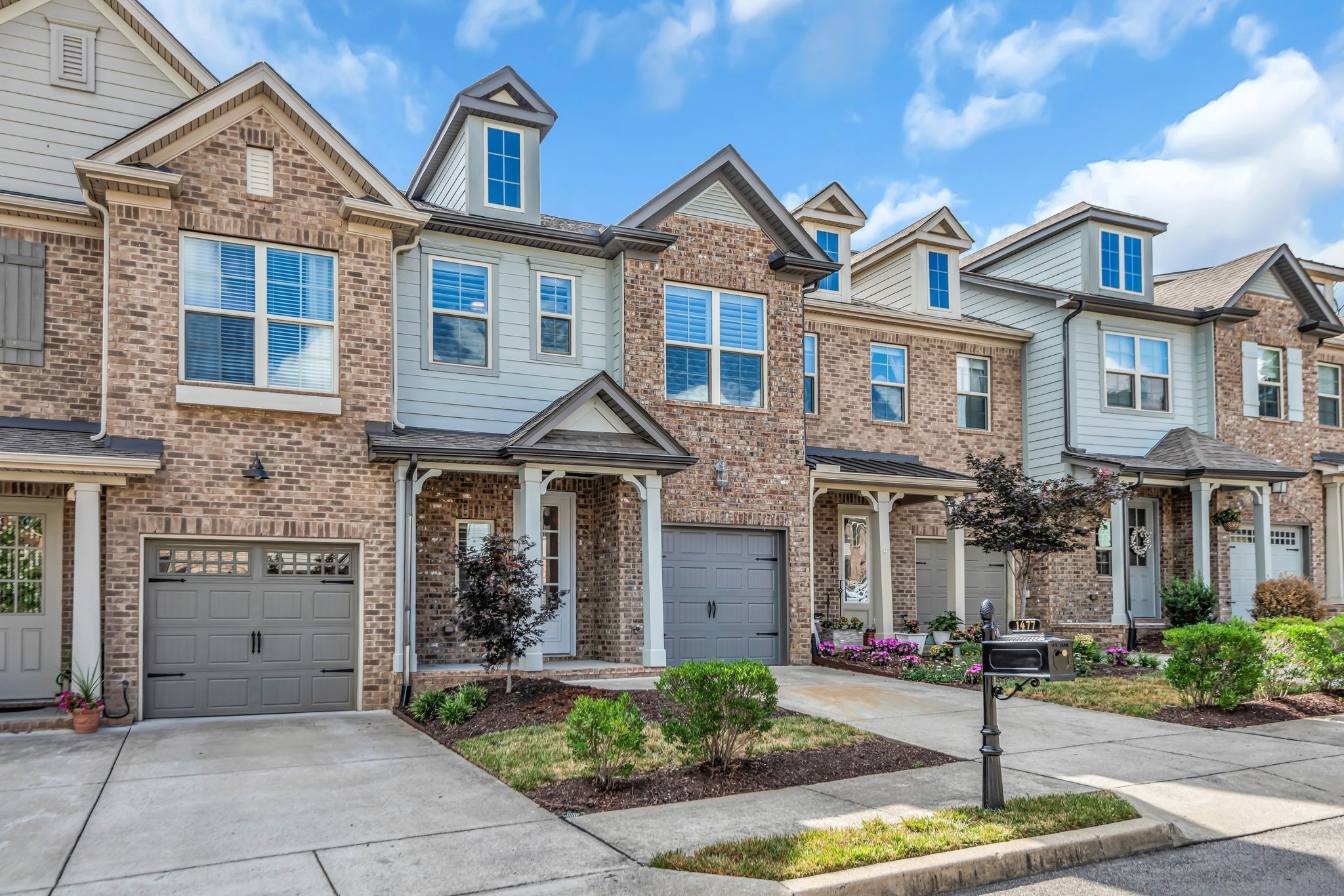 1477 Channing Dr
