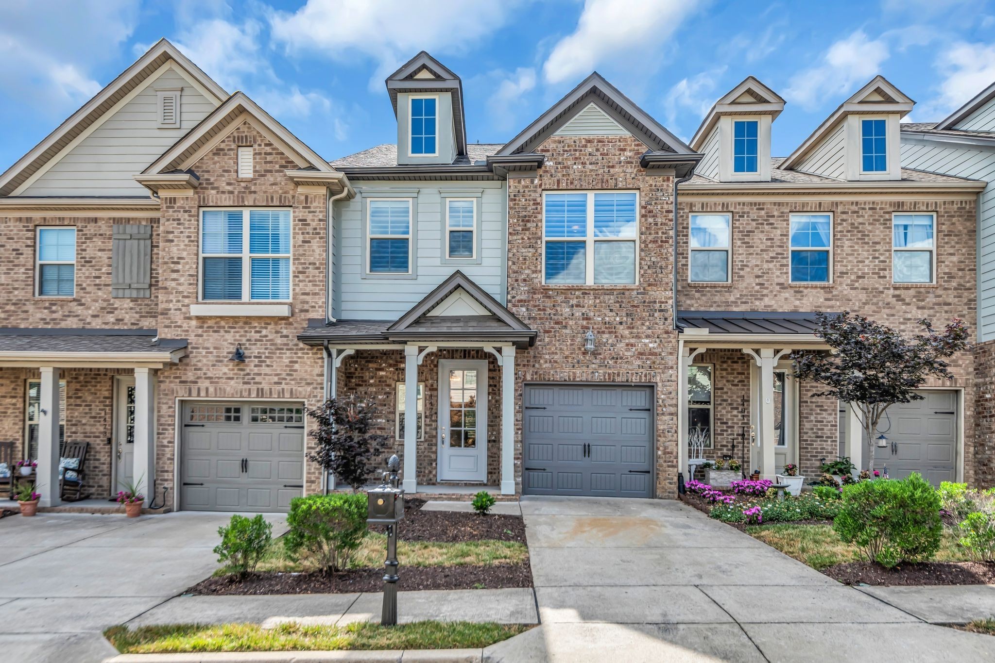 1477 Channing Dr